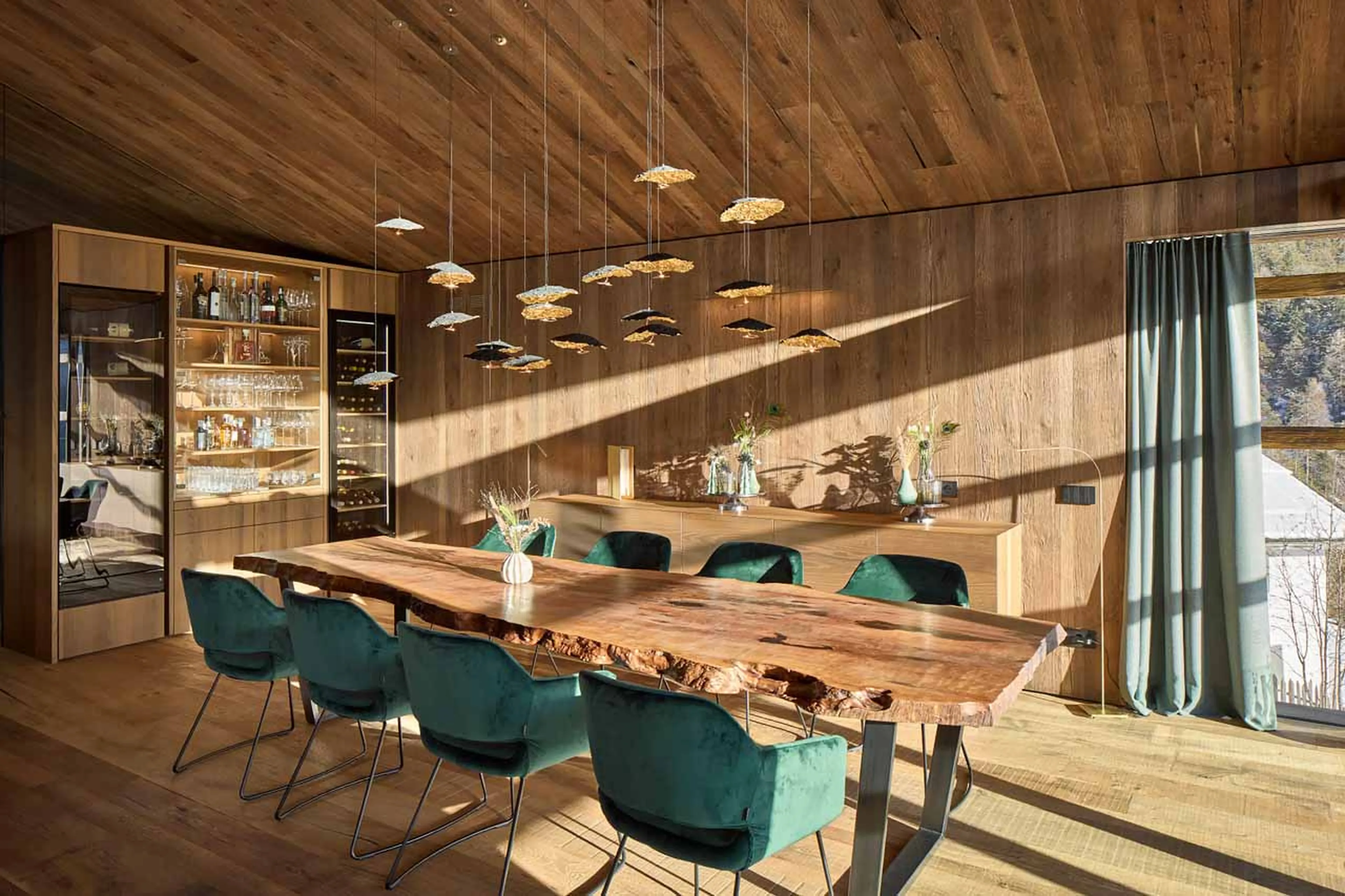 Dining table at Chalet Vilaiet in Val Gardena