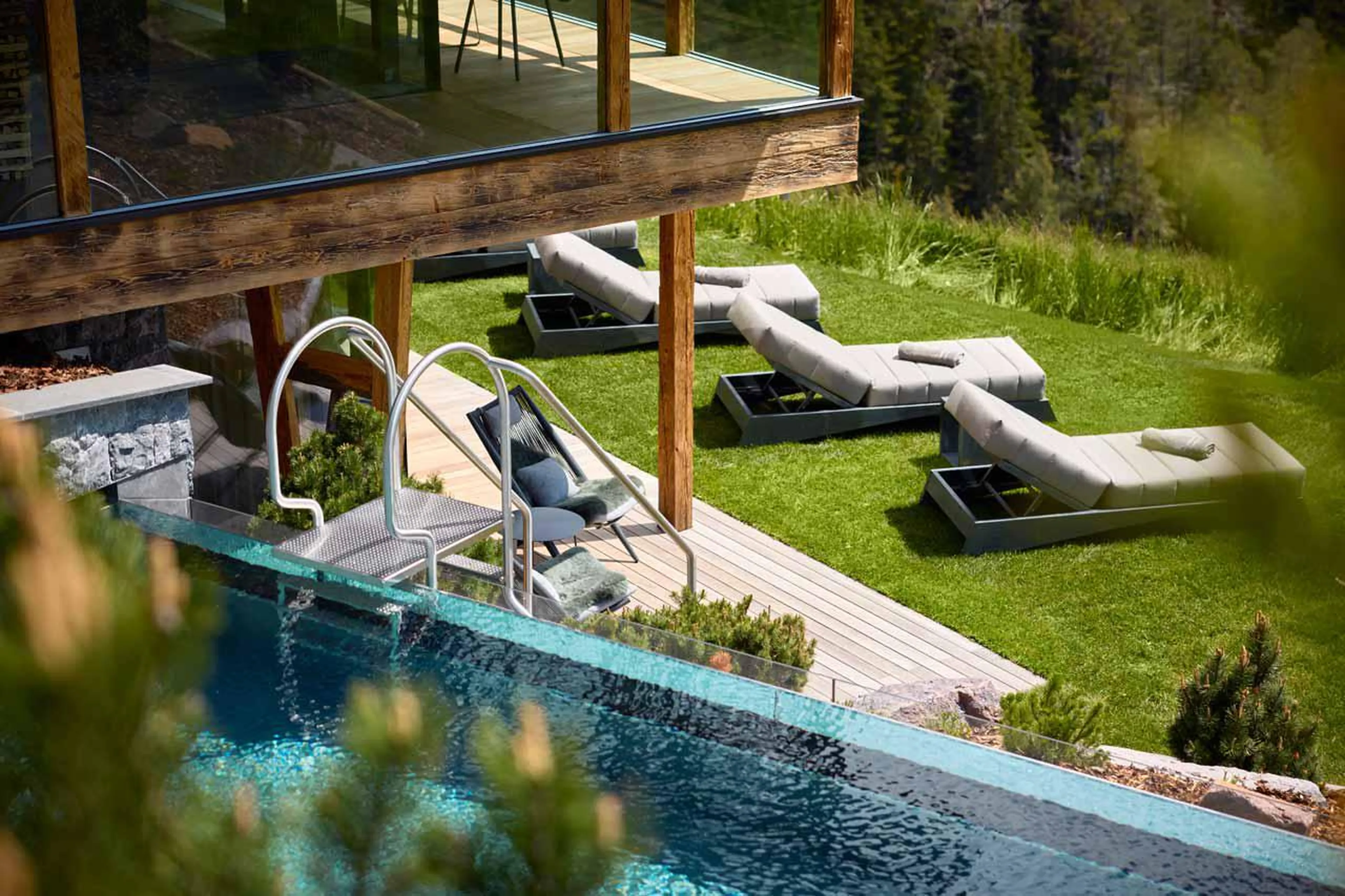 Terrace with sun loungers at Chalet Vilaiet in Val Gardena