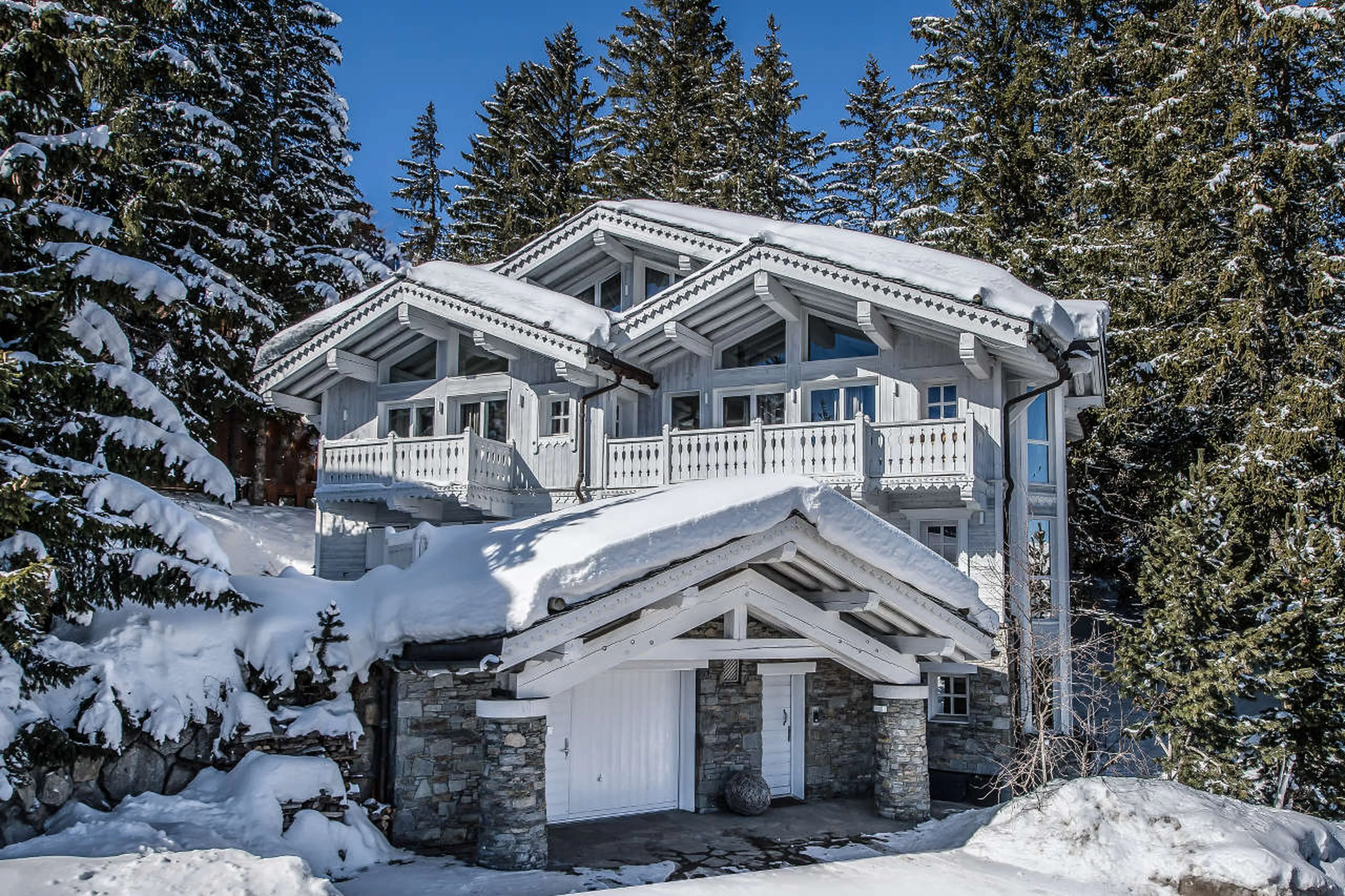 Luxury Chalet White Dream 100 metres from Cospillot slope in Courchevel 1850