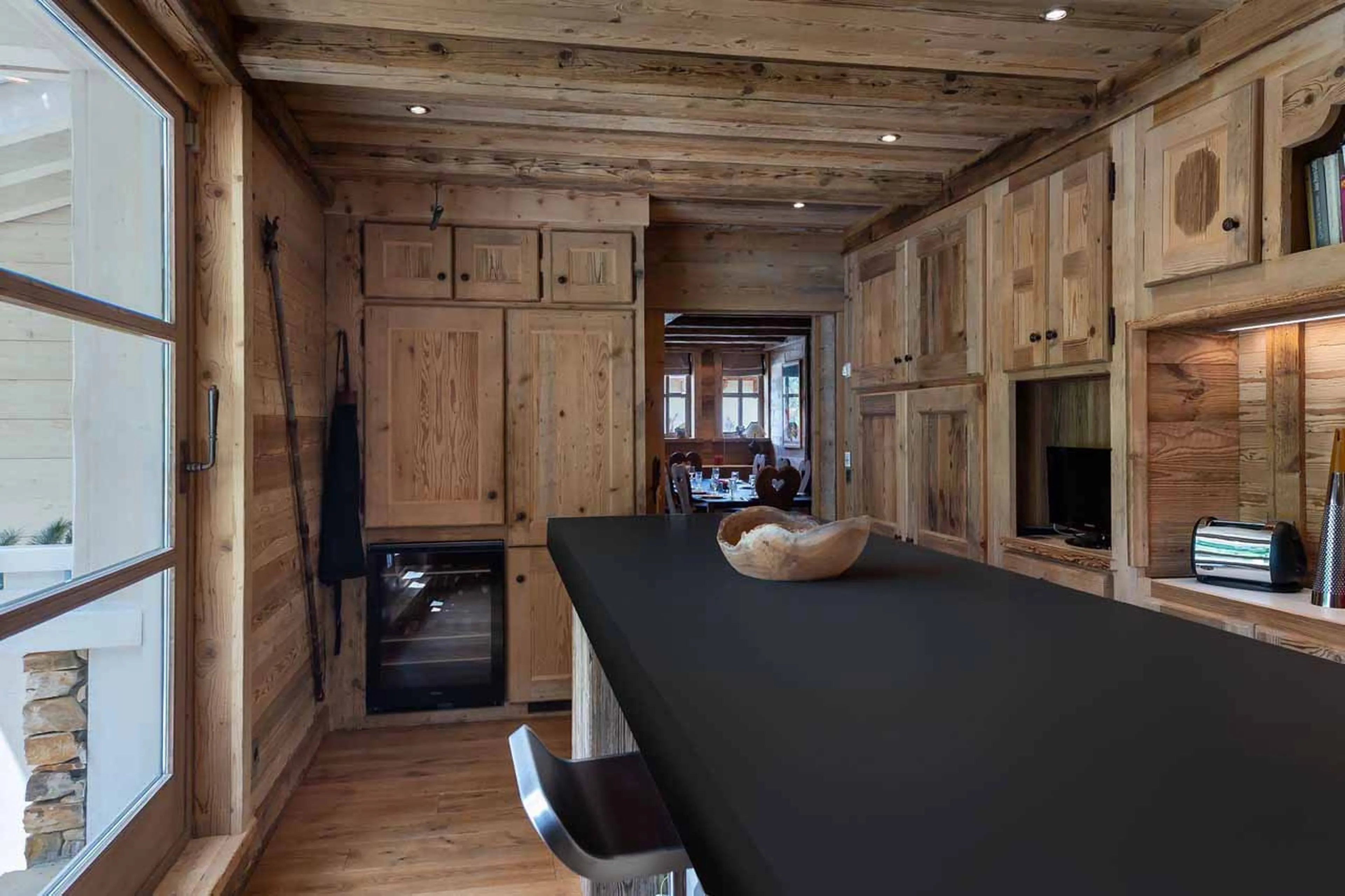 Well-equipped kitchen at Apartment White Pearl in Courchevel 1850