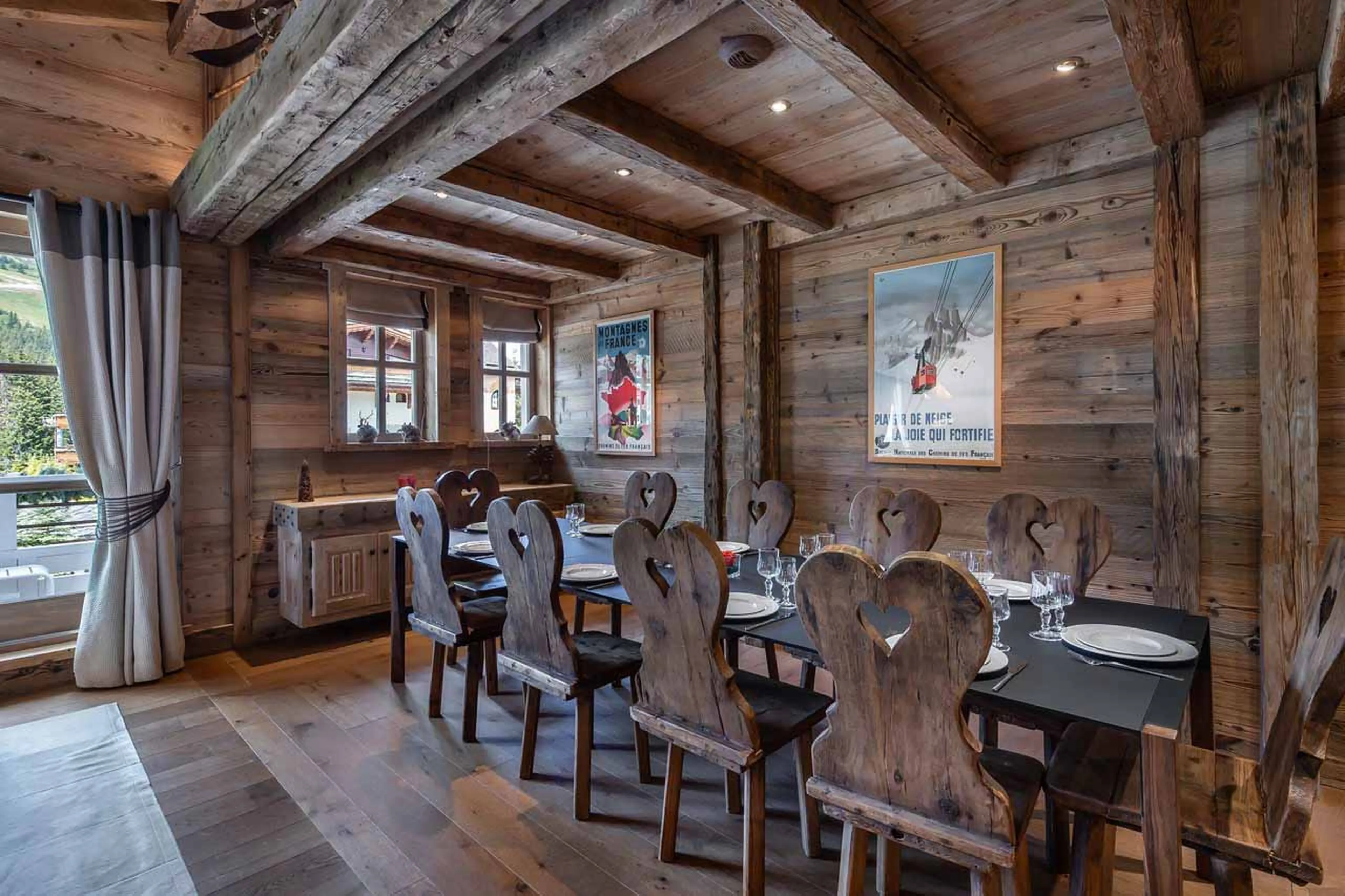 Dining room at Apartment White Pearl in Courchevel 1850