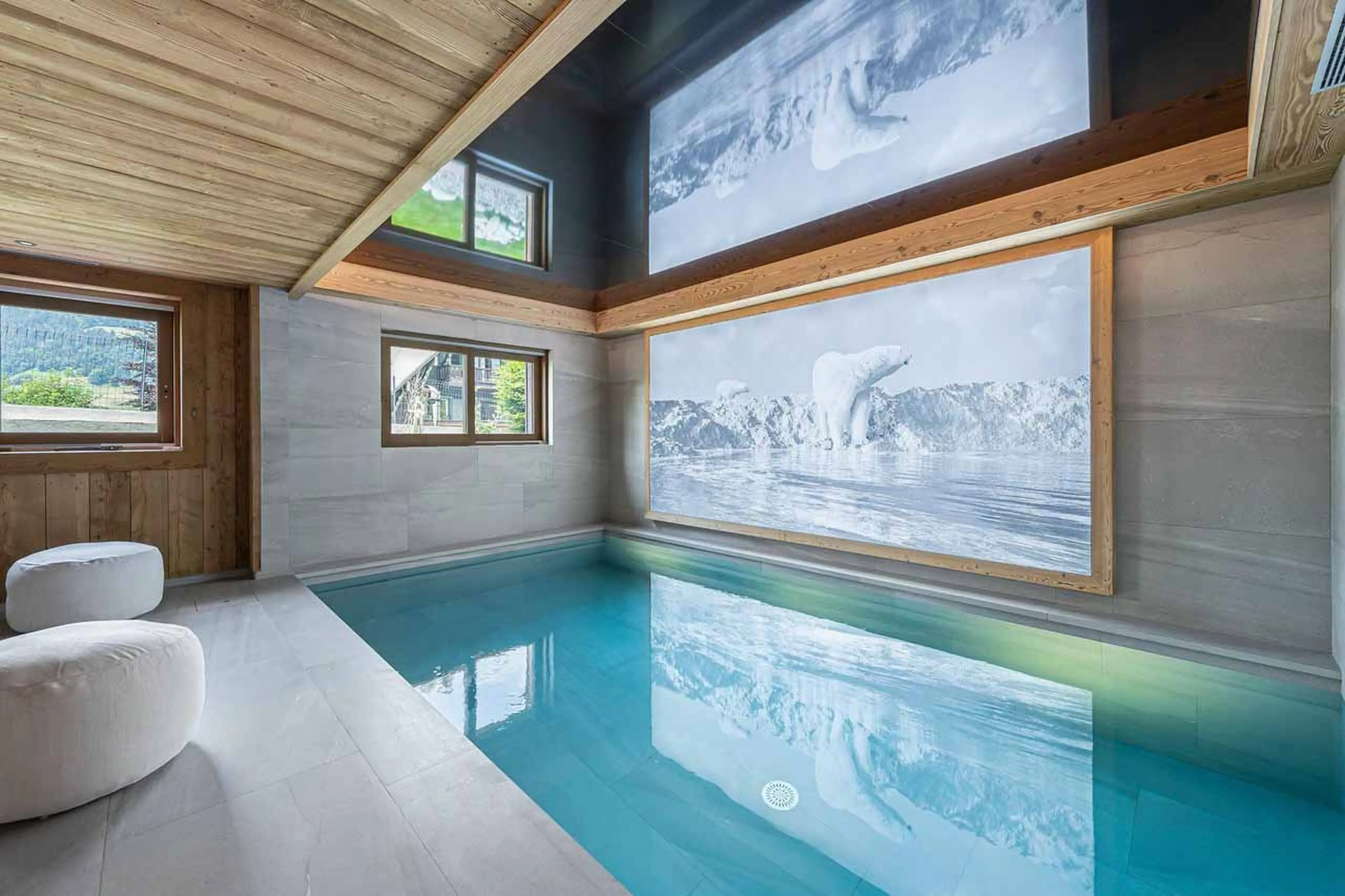 Spa with pool at Chalet Whymper in Megeve