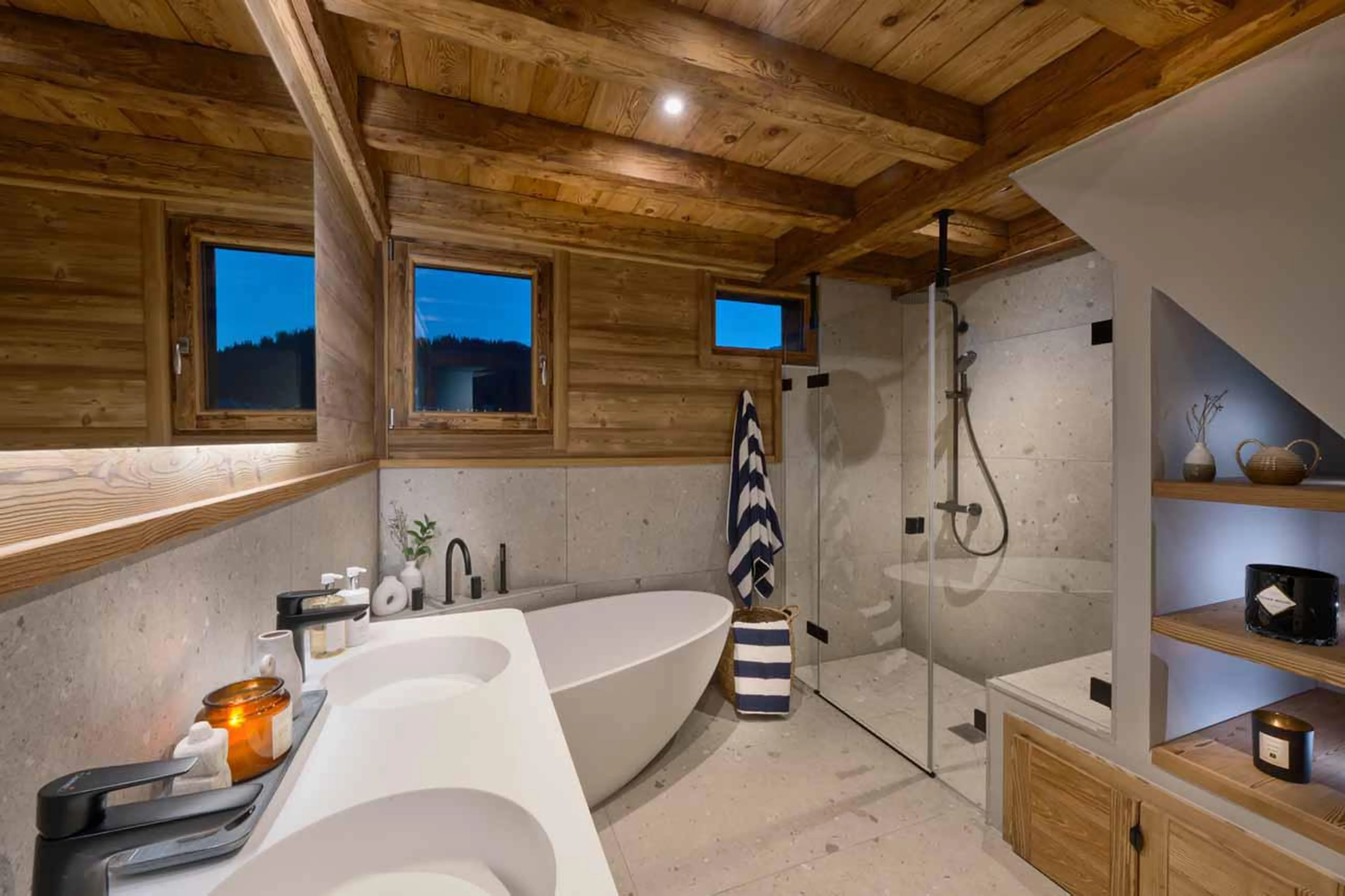 En-suite bathroom at Chalet Xanadu in Morzine