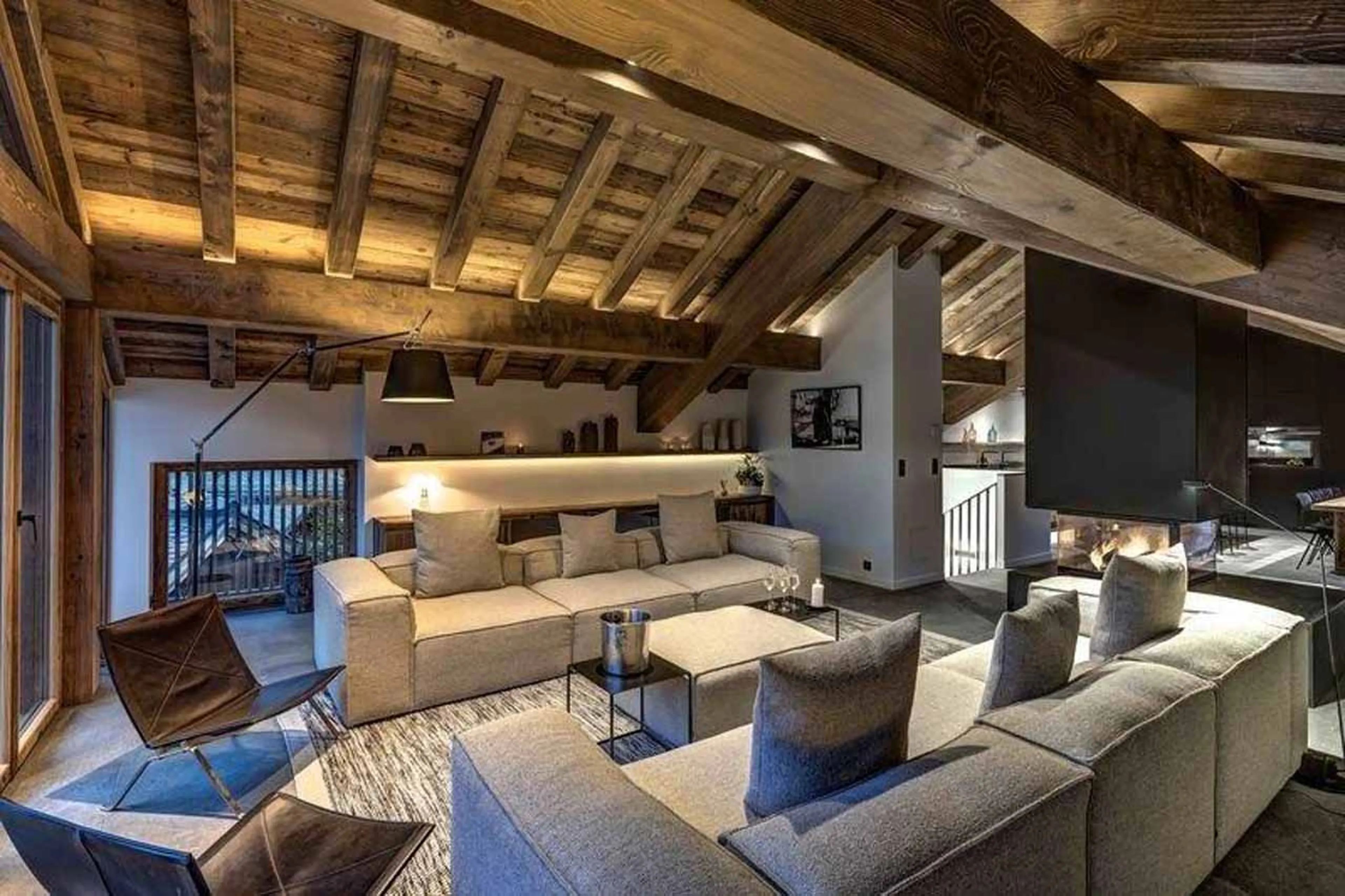 Lounge with French doors in Chalet Zanskar, St Martin de Belleville