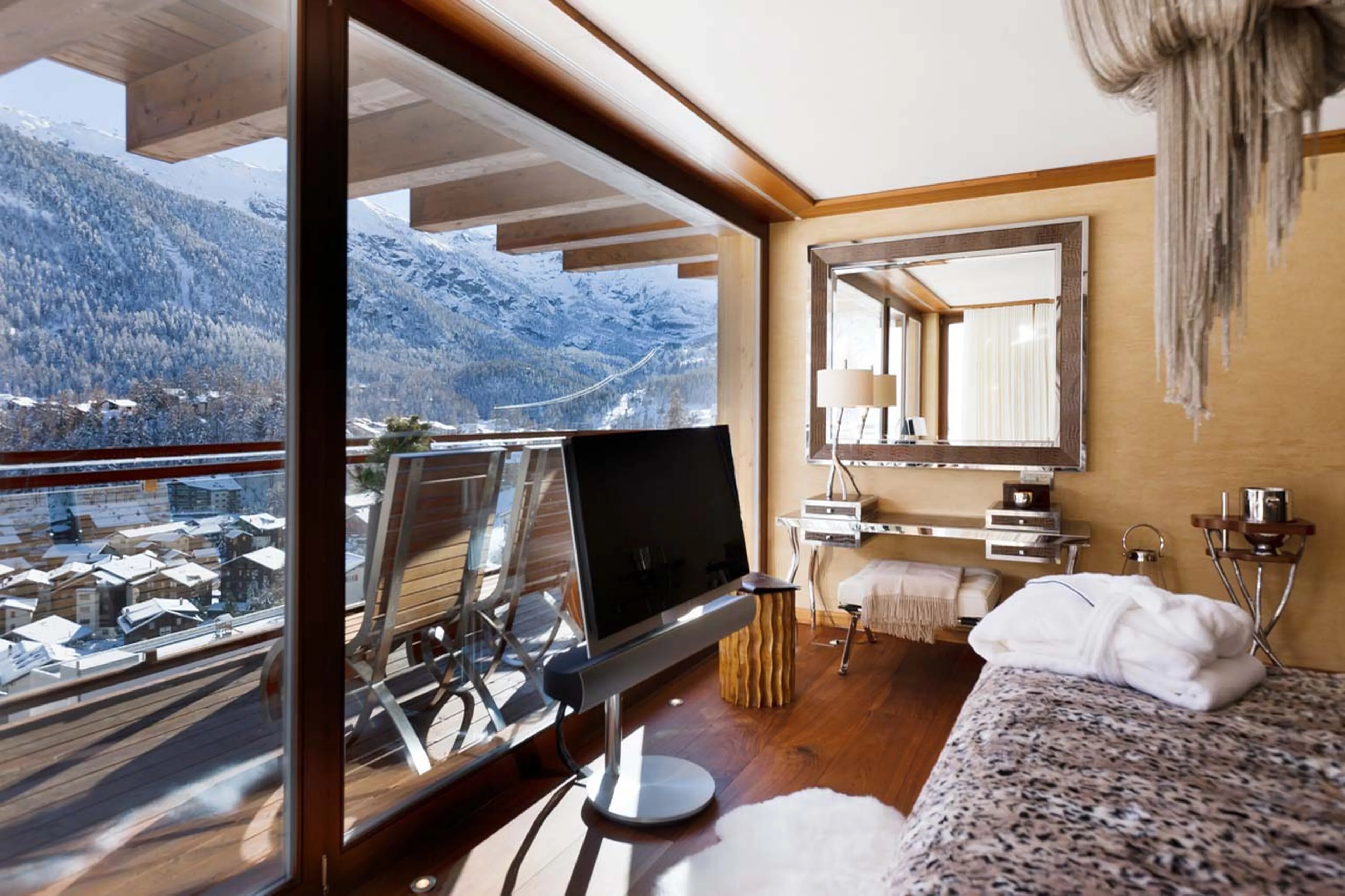Tv in guest suite of Chalet Zermatt Peak in Zermatt