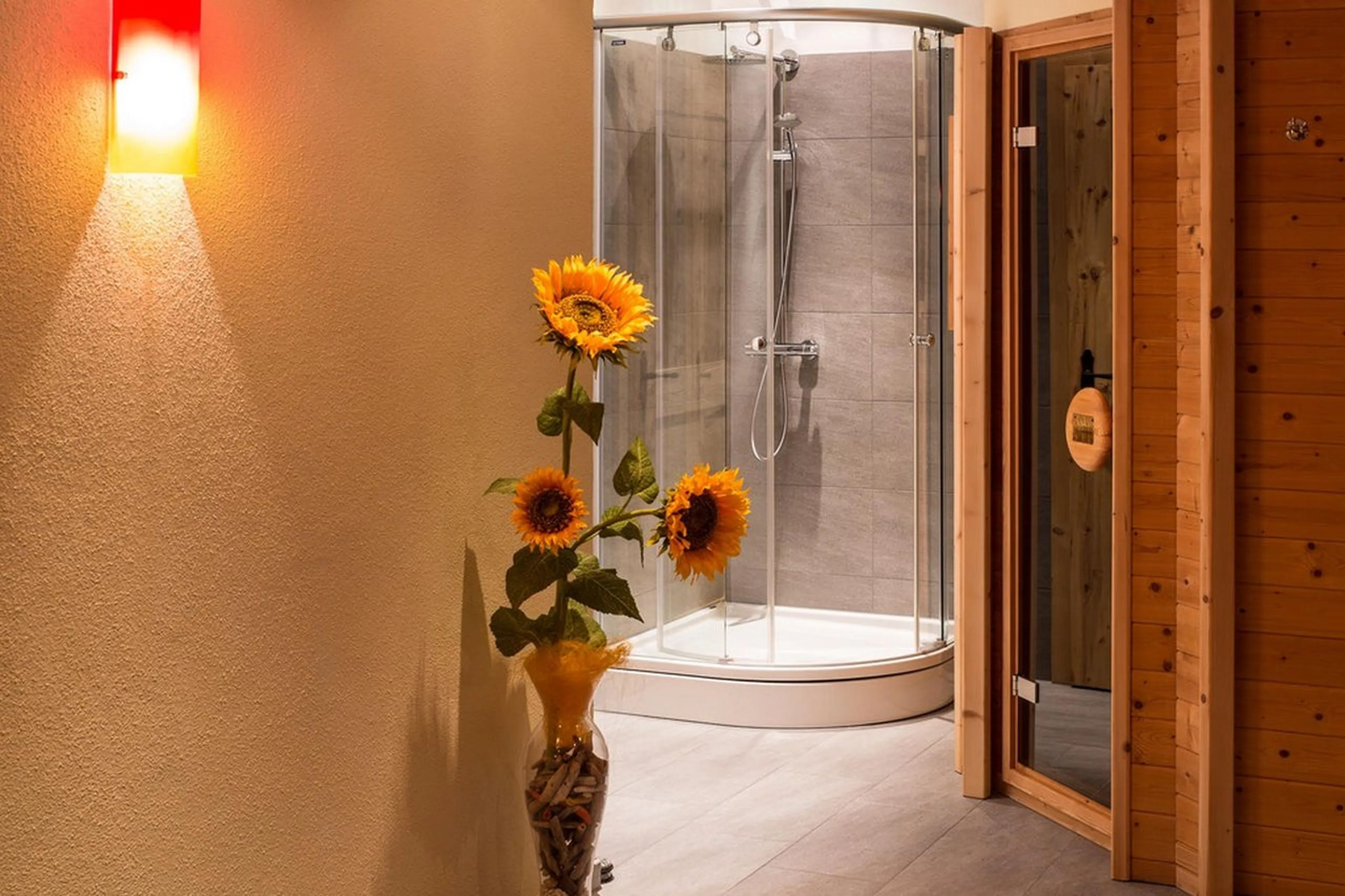 Sauna and rain shower in Chalet Ziller in Zillertal