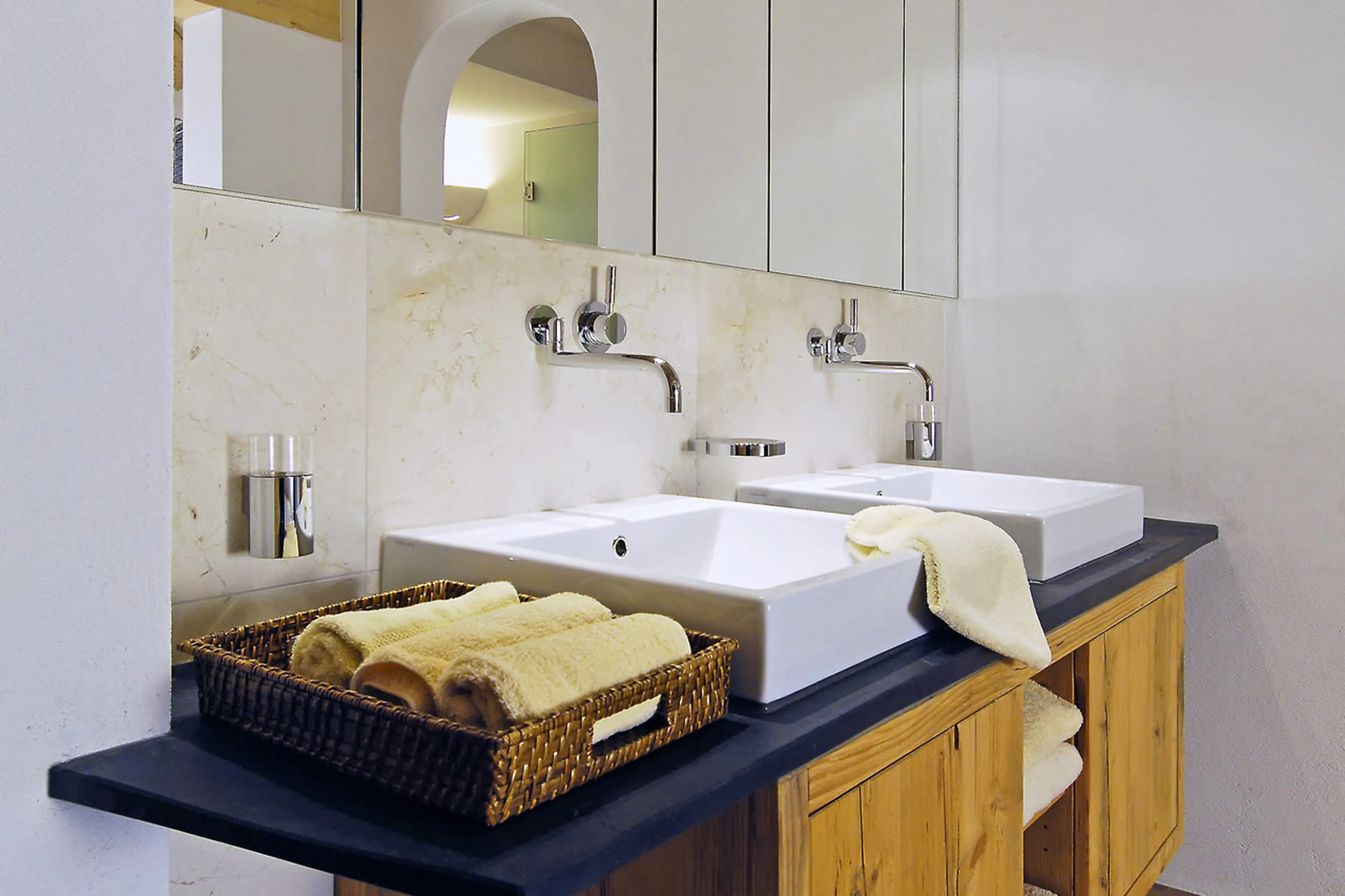 Gotschna master bathroom in Chesa Falcun in Klosters