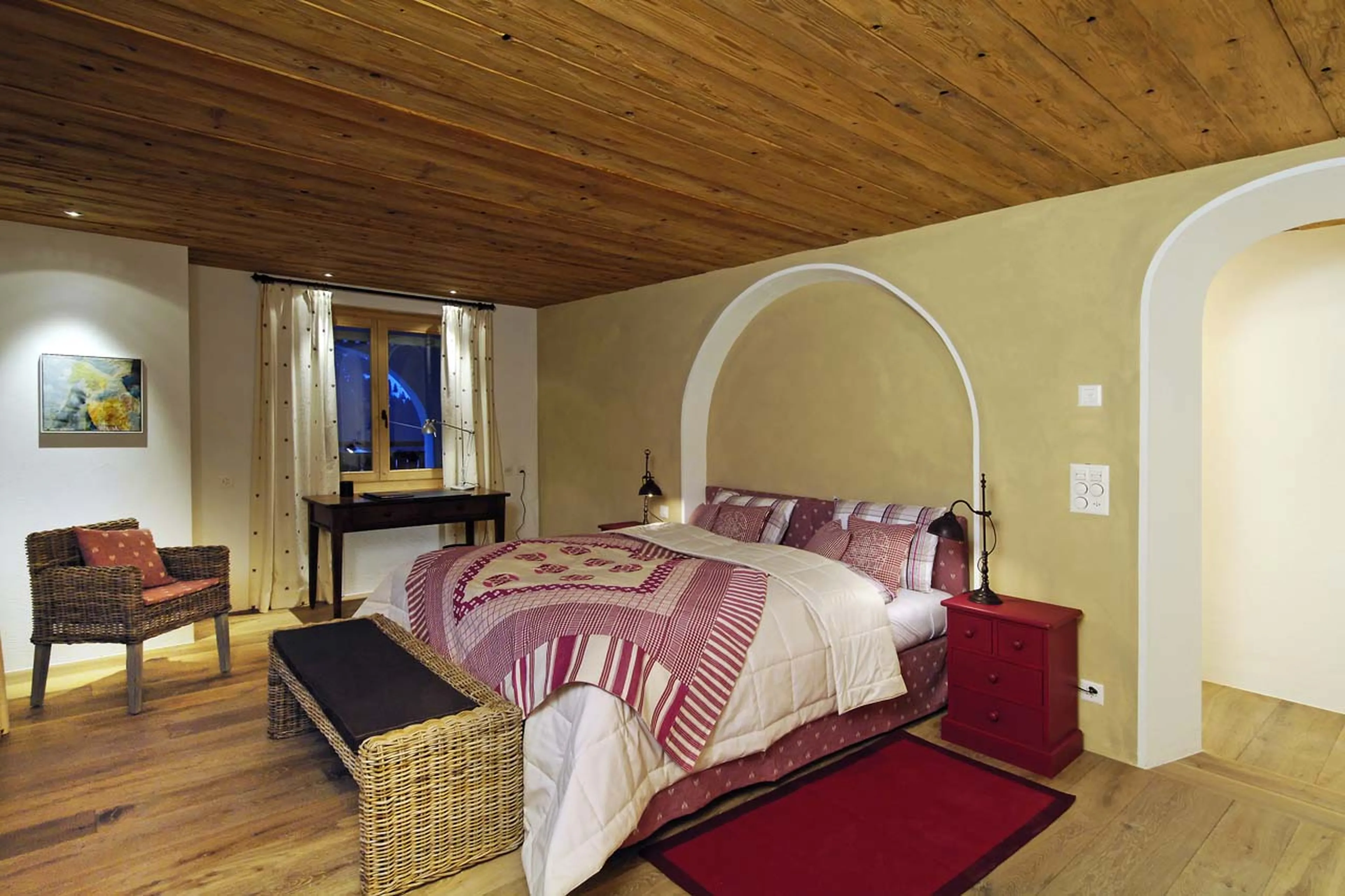 Casanna double bedroom in Chesa Falcun in Klosters