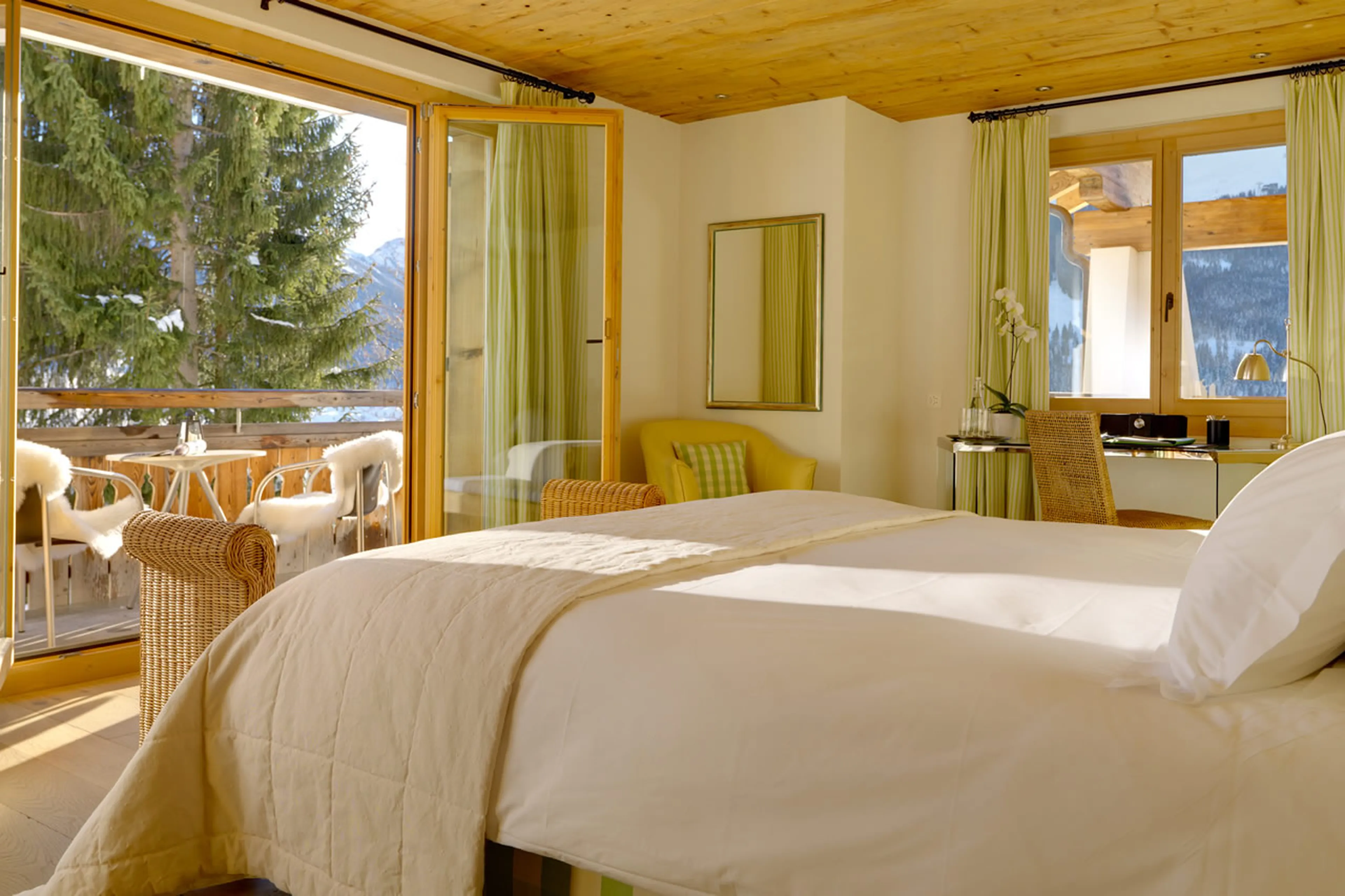 Silvretta double bedroom in Chesa Falcun in Klosters