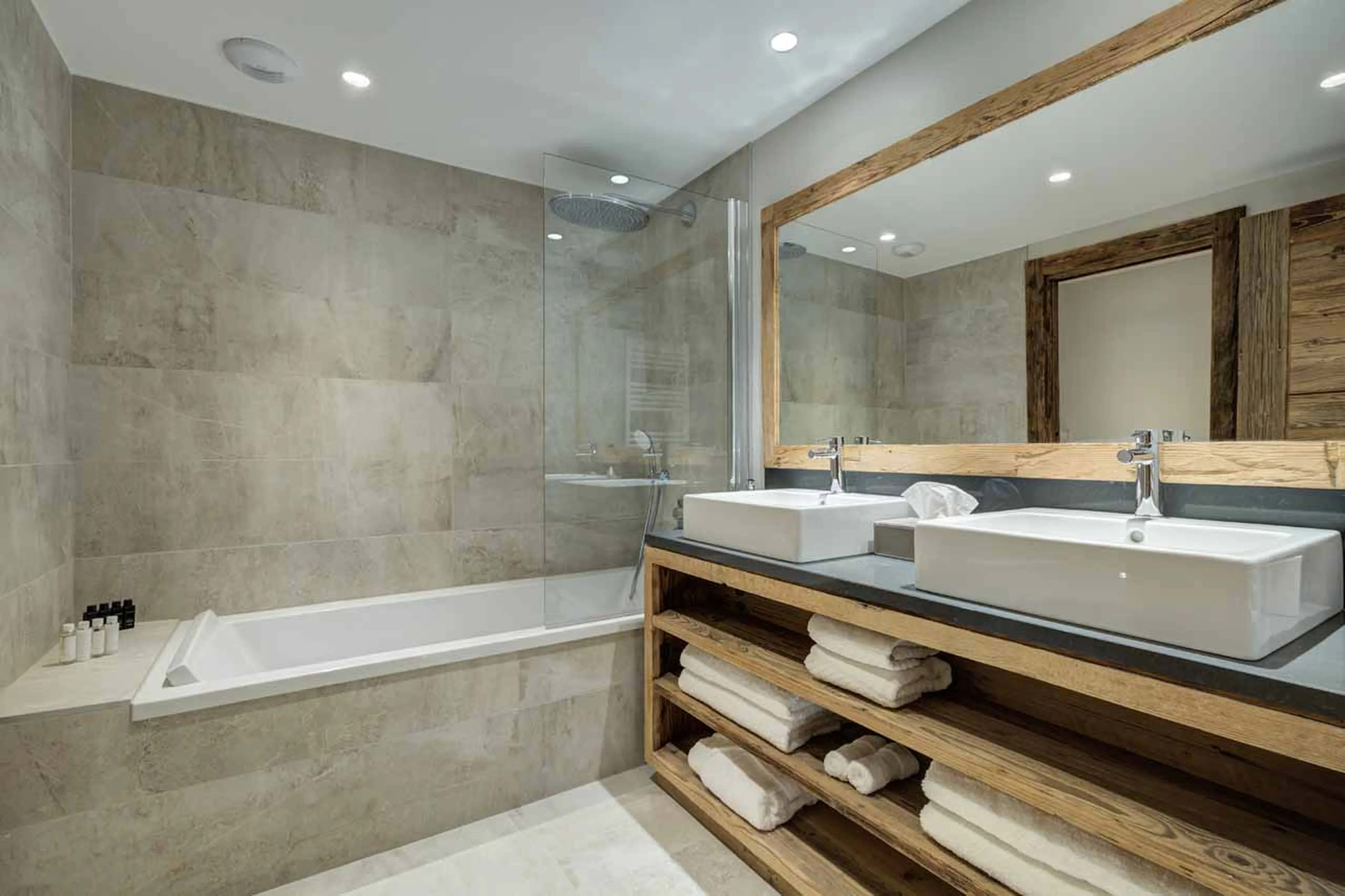 Bathroom three at Chez Bugi in St Martin de Belleville