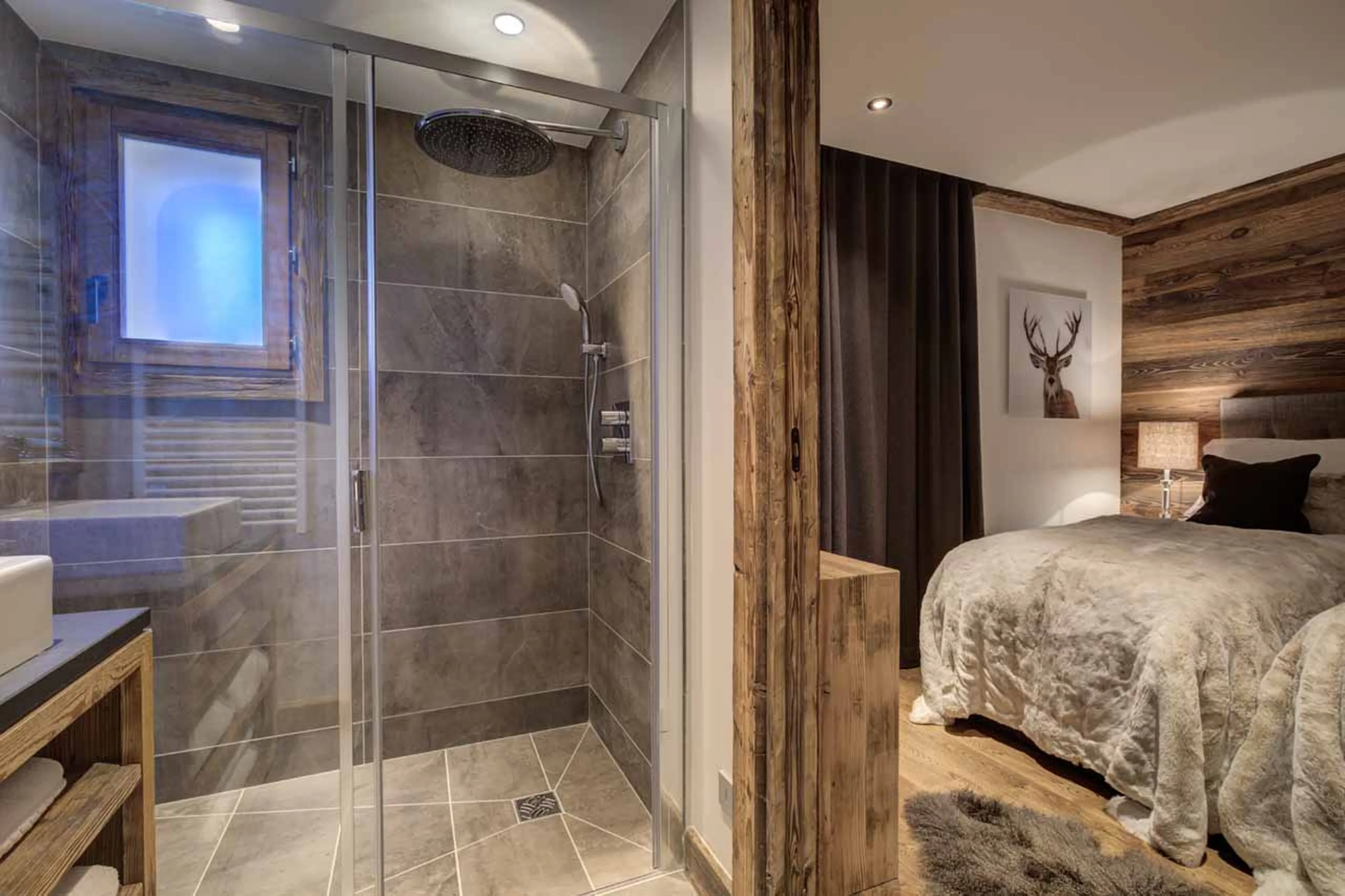 En-suite shower room at Chez Bugi in St Martin de Belleville