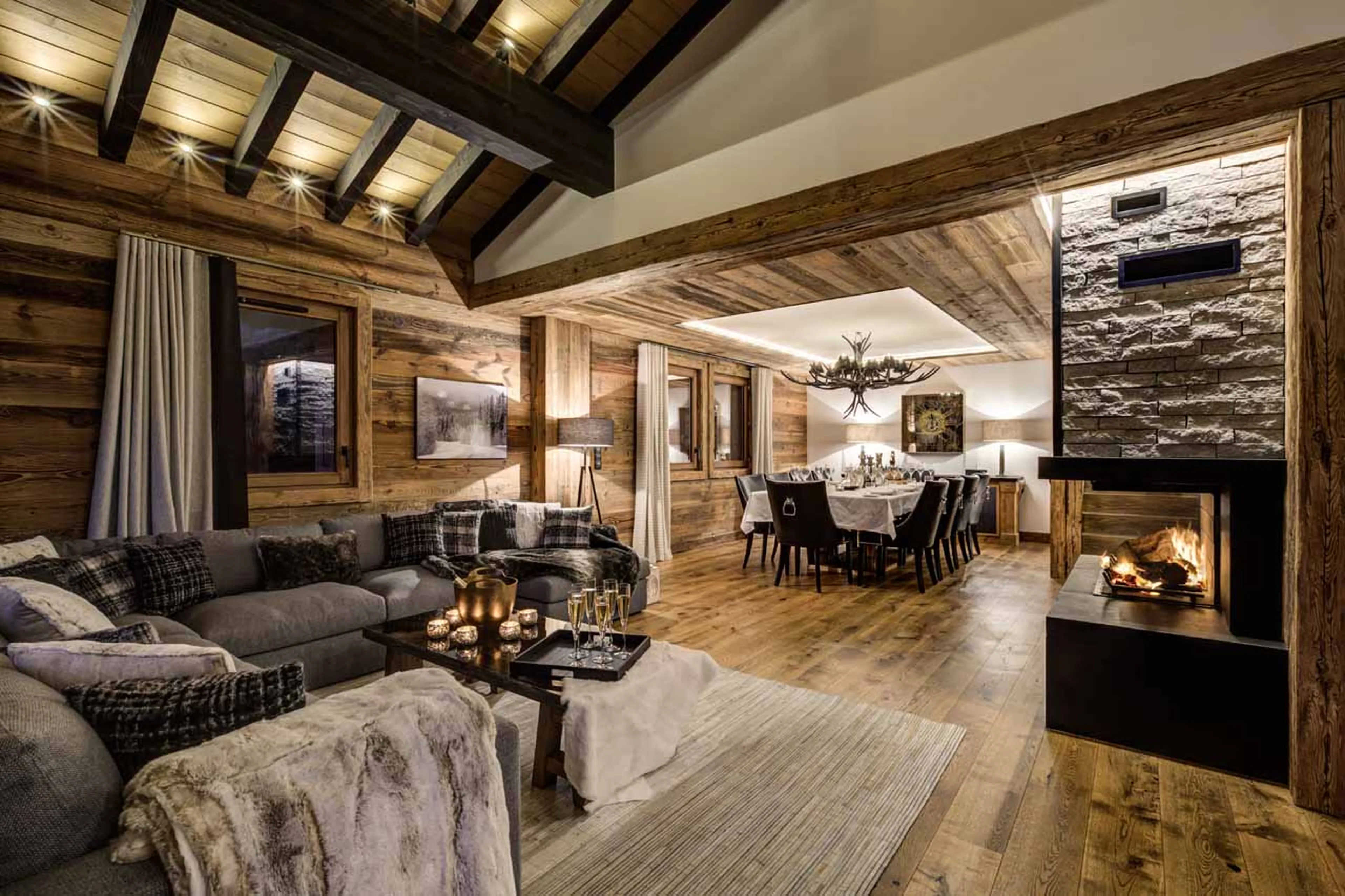 Living and dining area at Chez Bugi in St Martin de Belleville