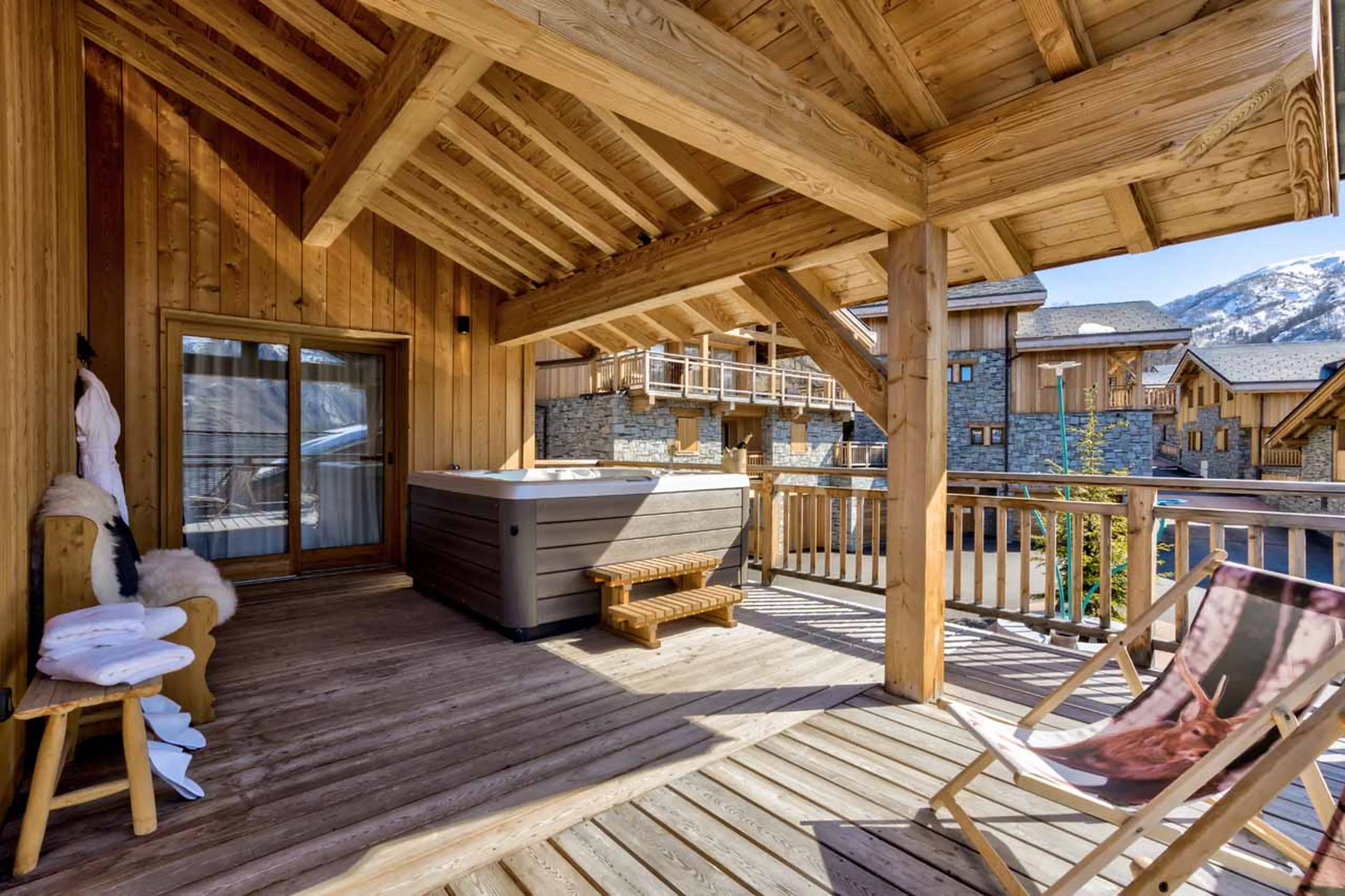 Terrace with hot tub at Chez Bugi in St Martin de Belleville