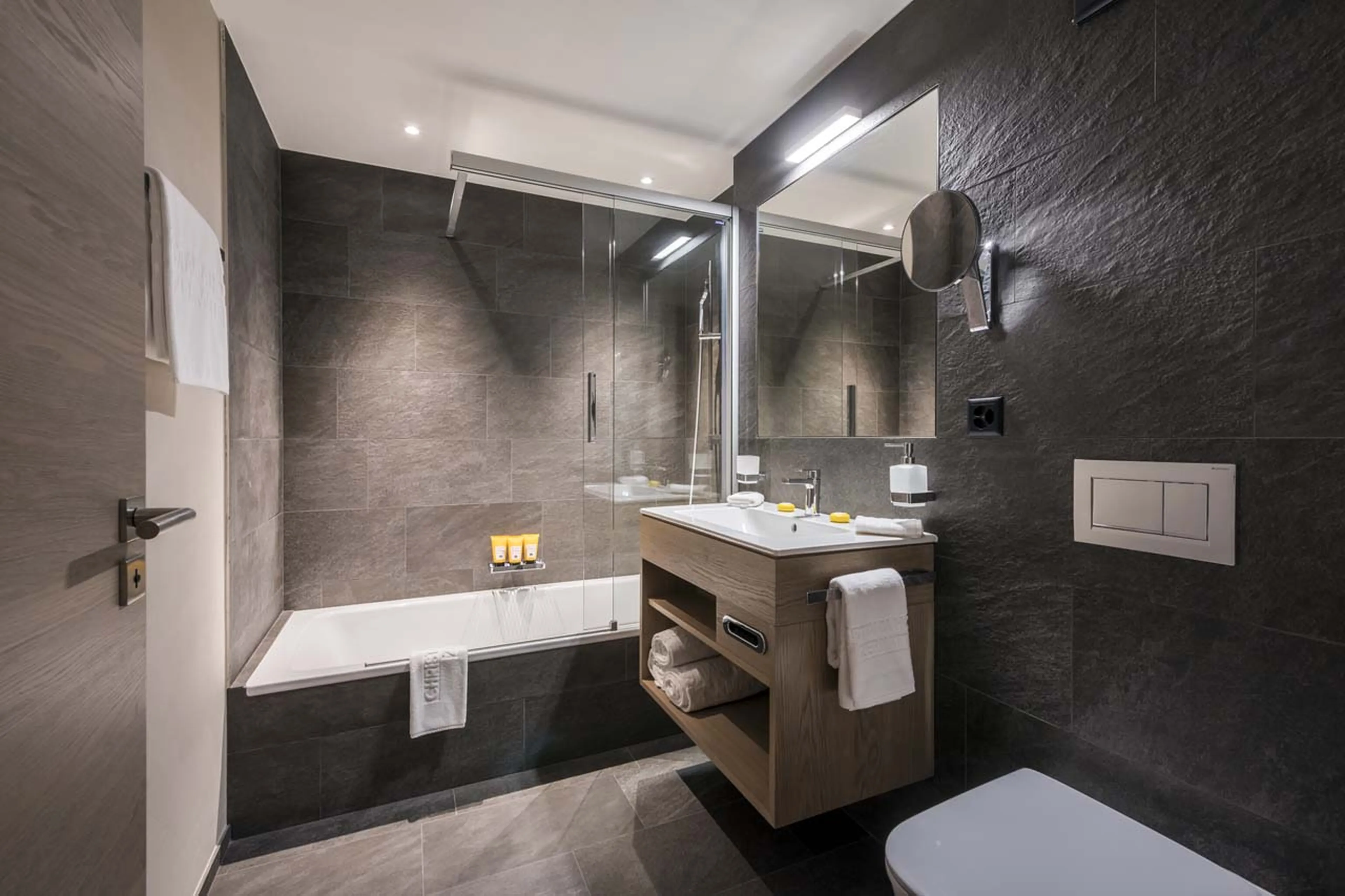 Apartment 4 bathroom at Christiania Residence in Zermatt