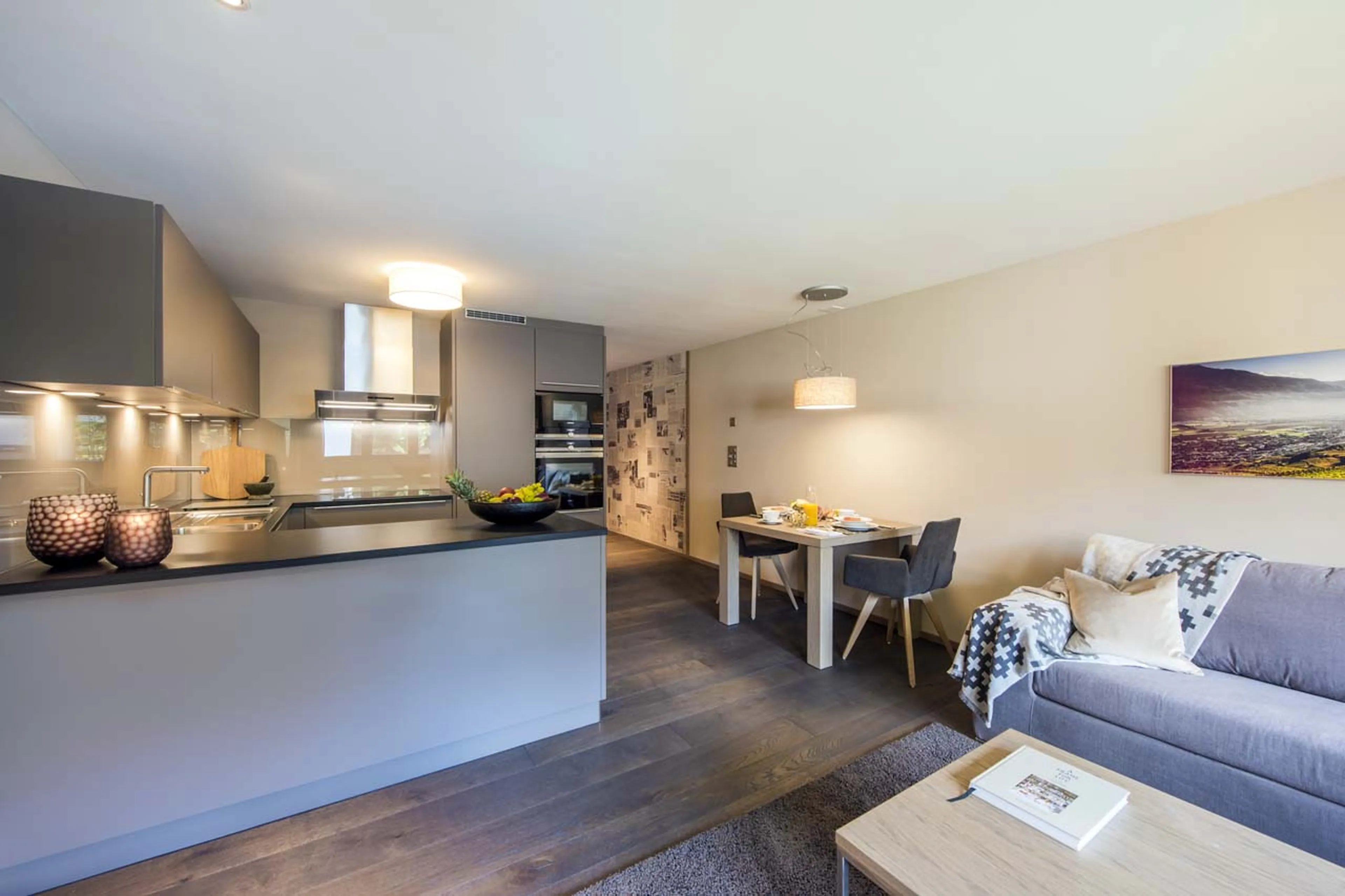 Dining area and kitchen of Christiania Apartment 4 in Zermatt