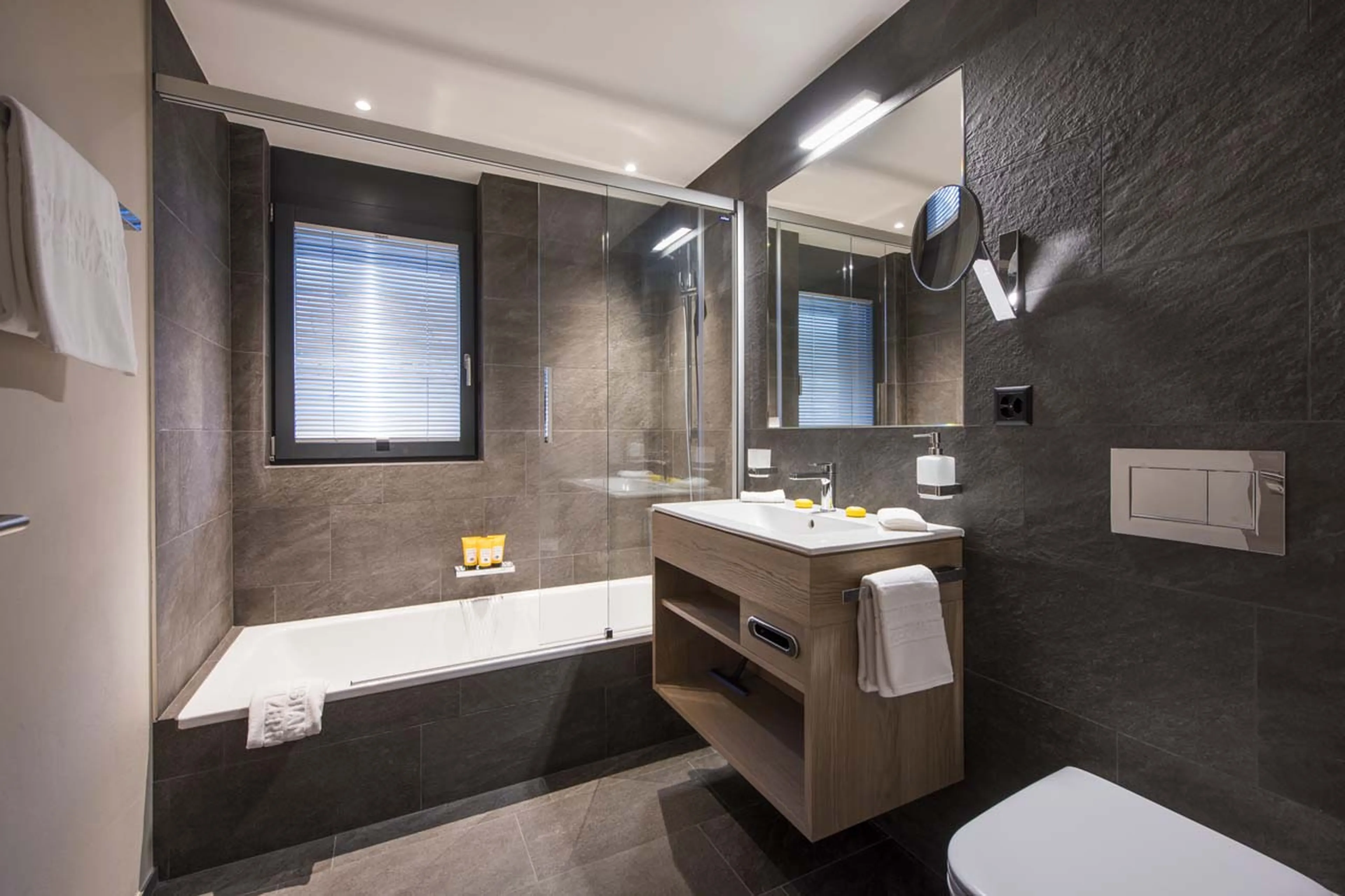 Apartment 5 bathroom at Christiania Residence in Zermatt