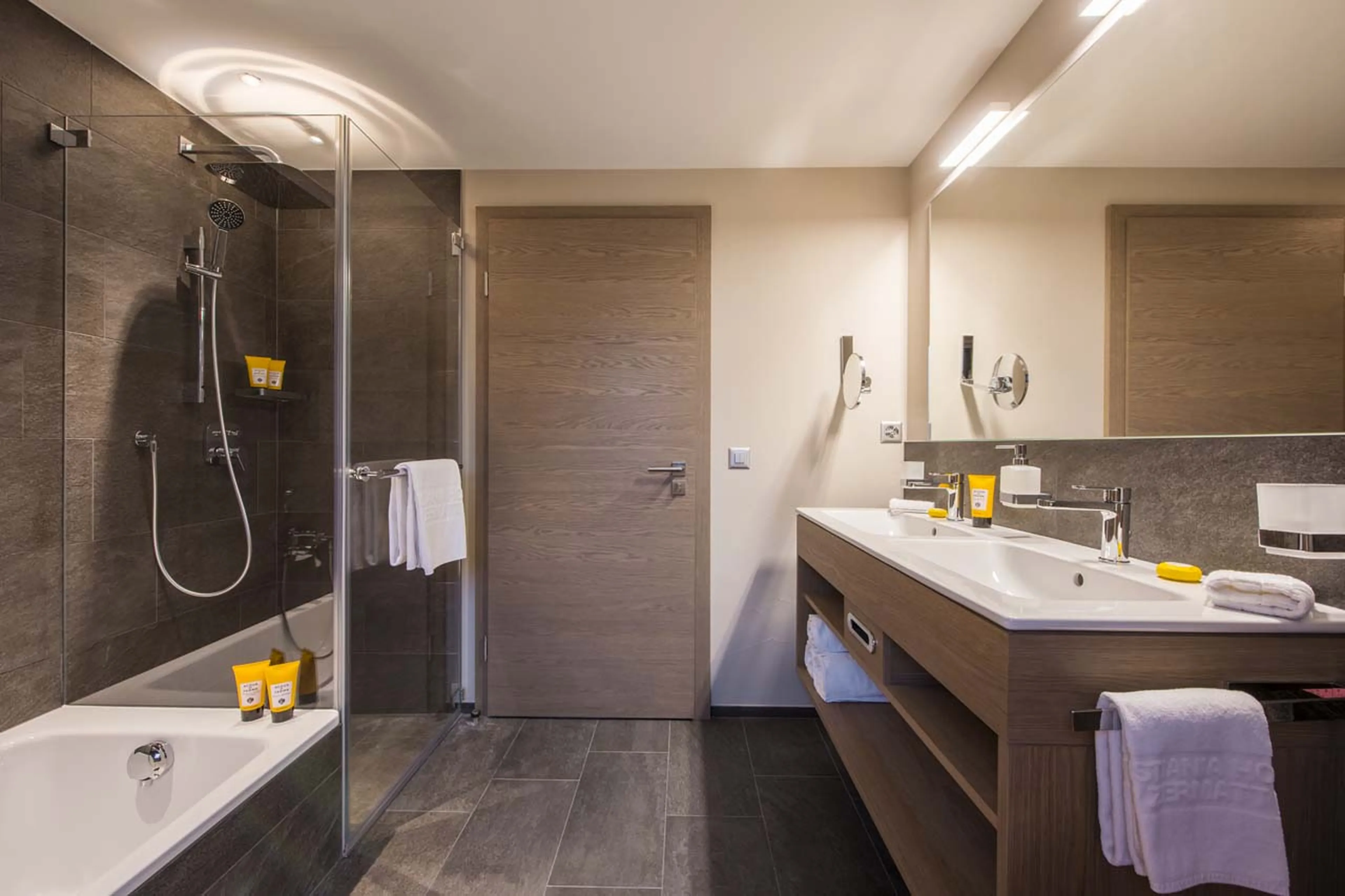 Apartment 6 bathroom at Christiania Residence in Zermatt