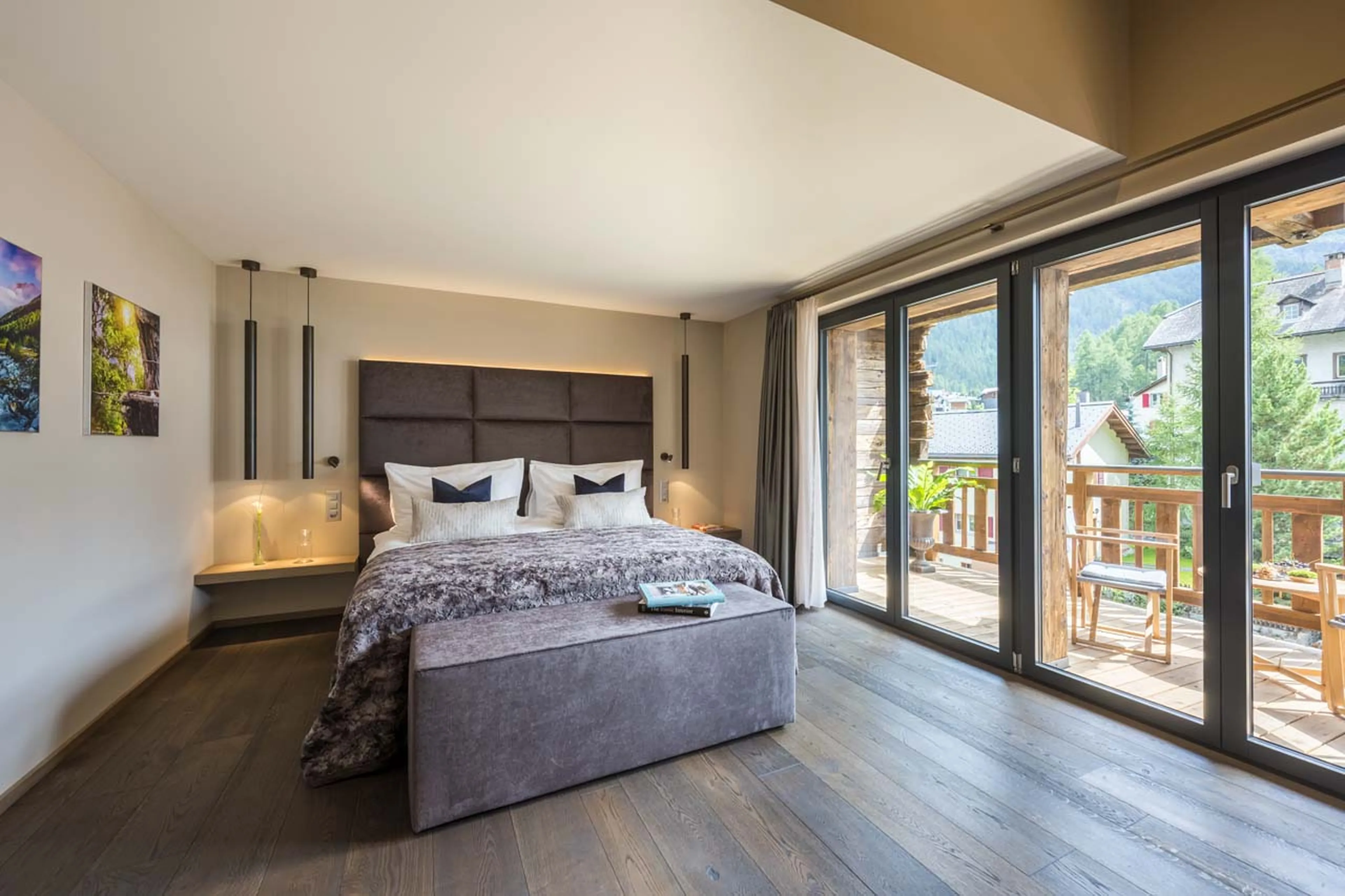 Super-king size bedroom in Christiania Penthouse in Zermatt
