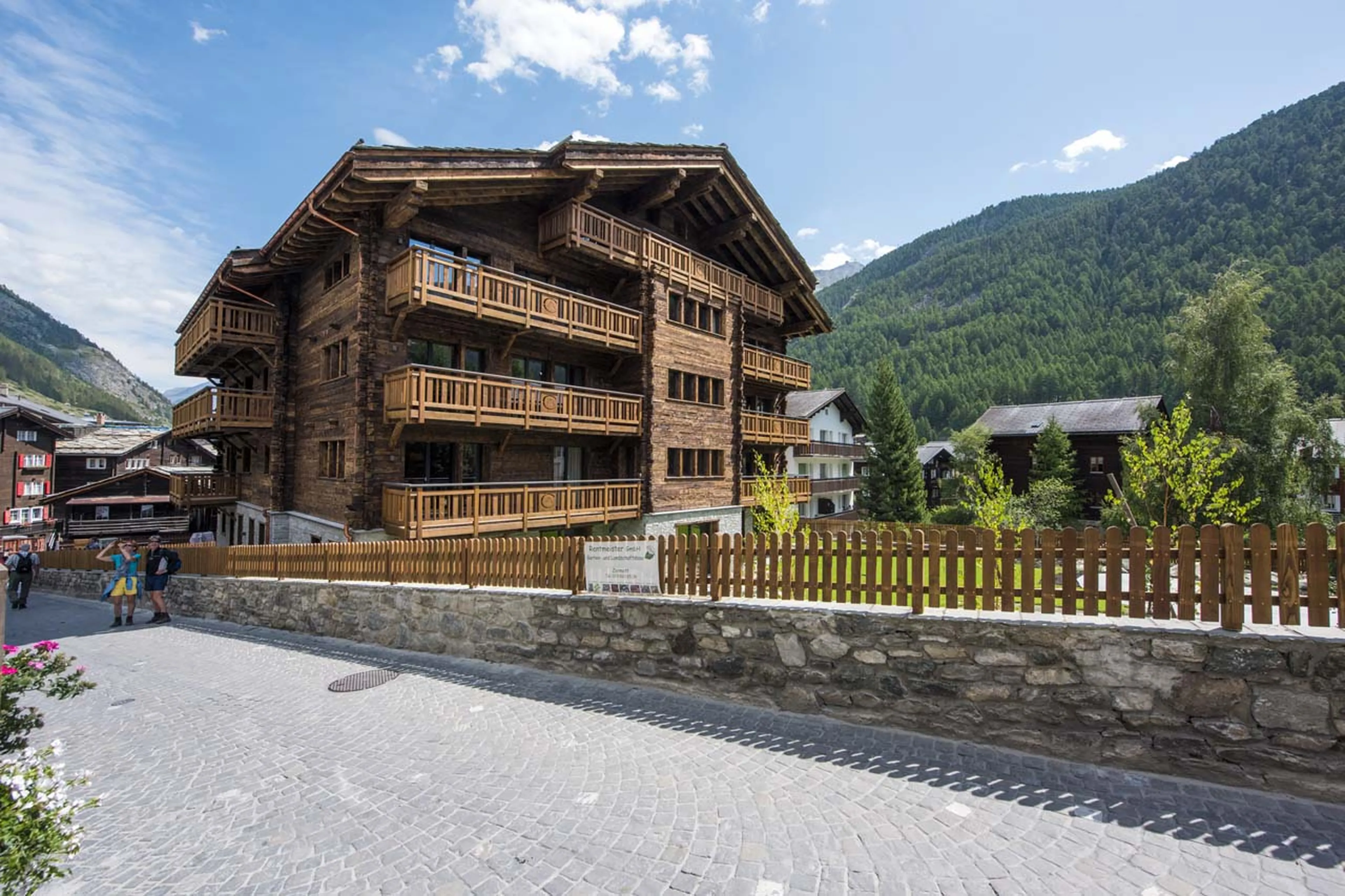 Central location of Christiania Penthouse in Zermatt