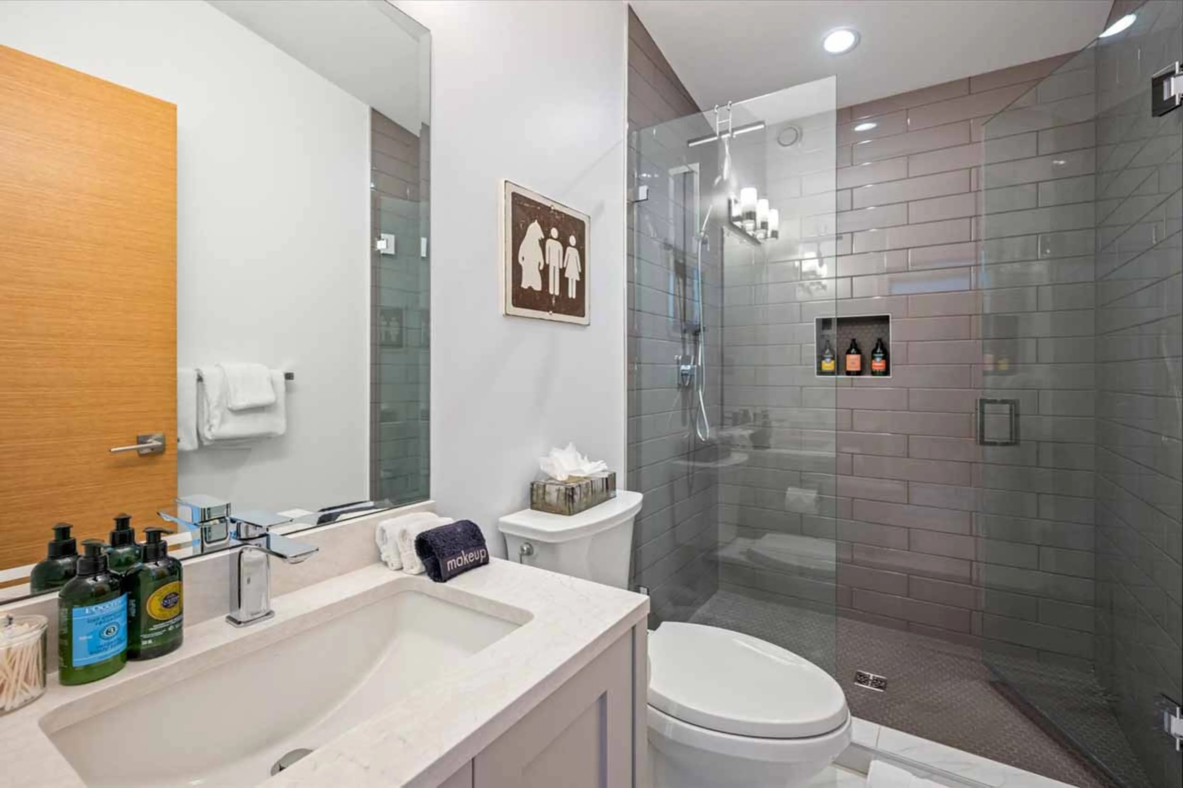 Bedroom 2 en-suite at Cypress Links in Whistler