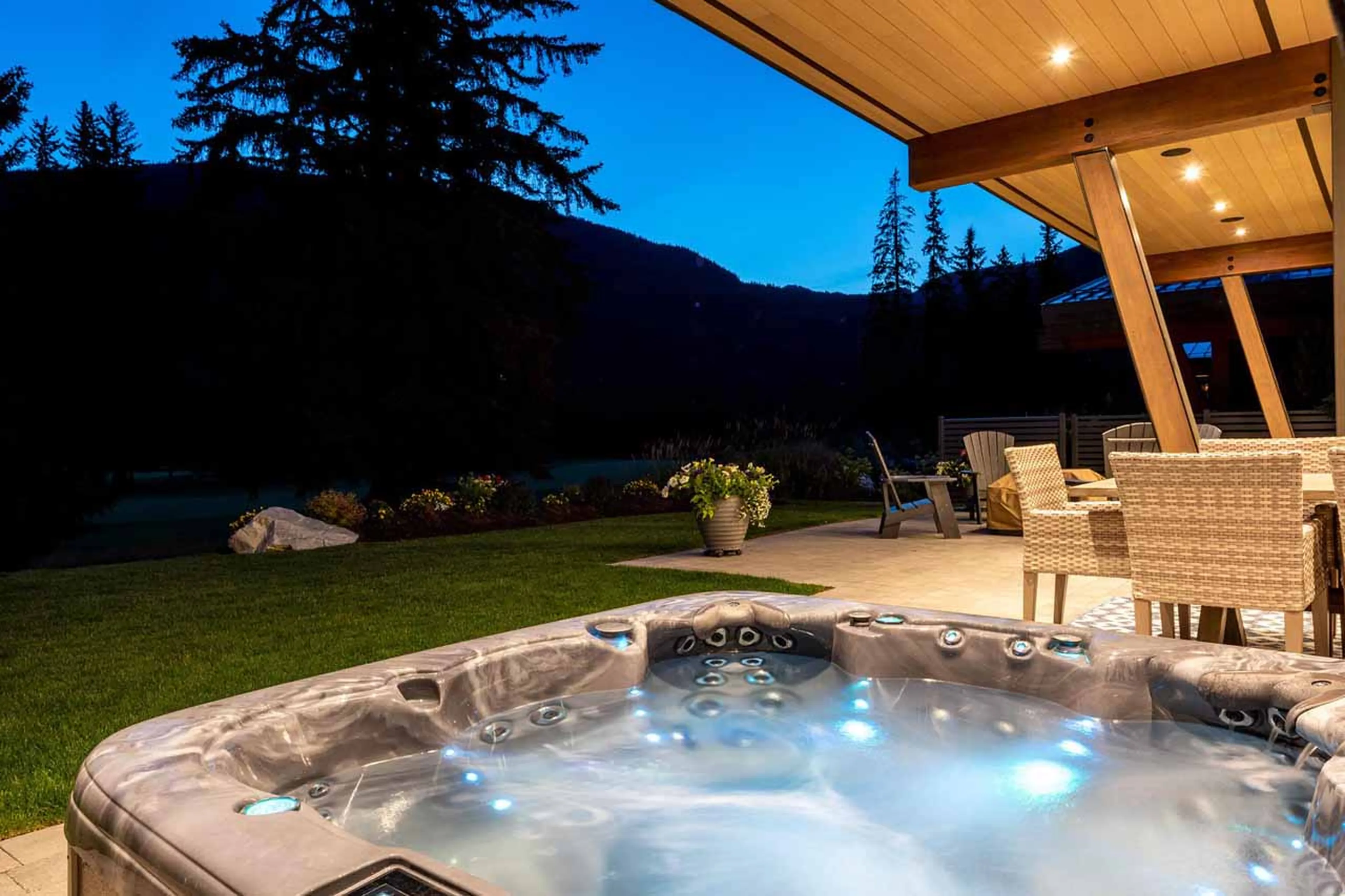 Hot tub at Cypress Links in Whistler