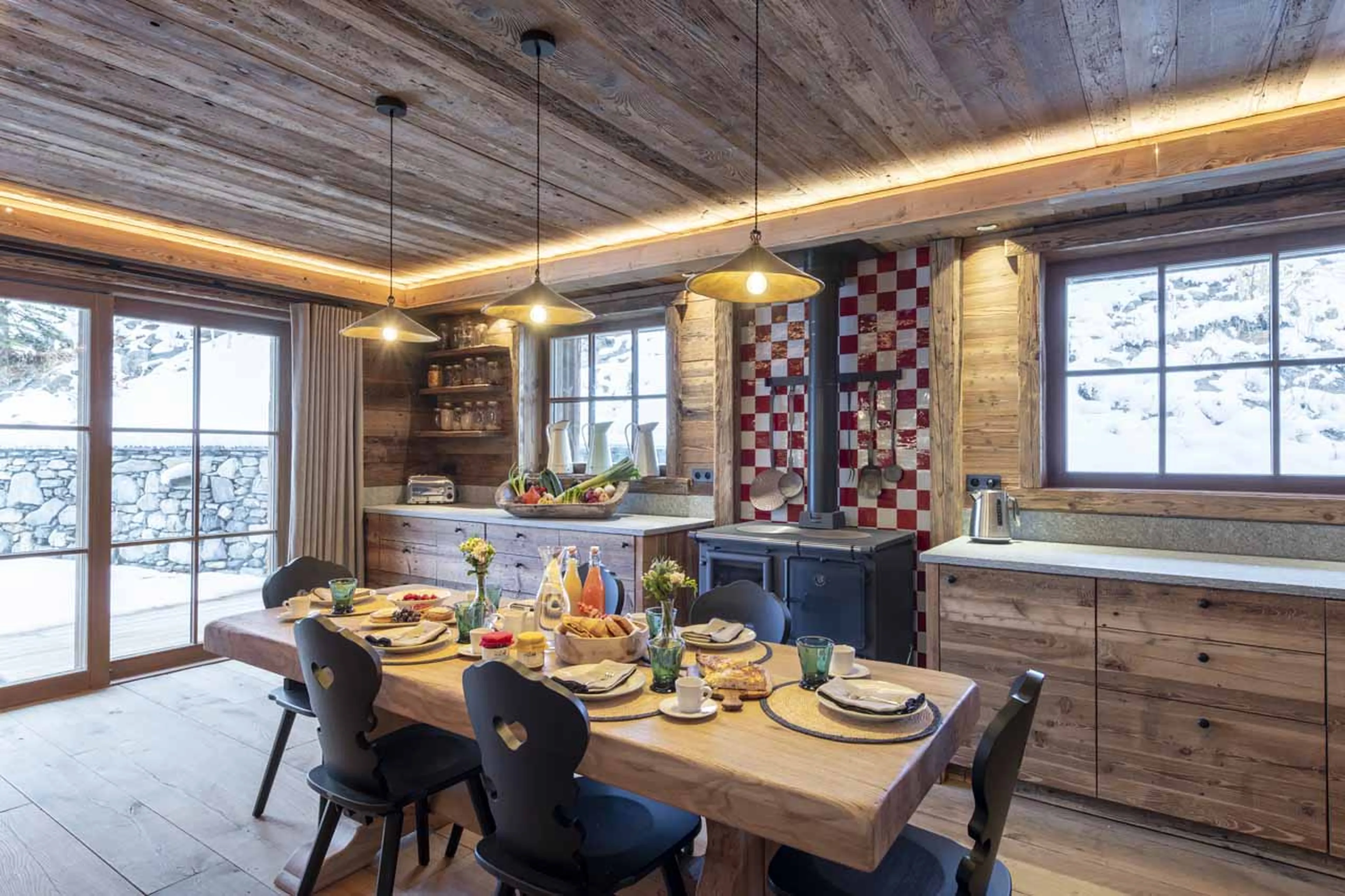 Dining table seating 6 at Chalet Domaine de l'Orme in Meribel