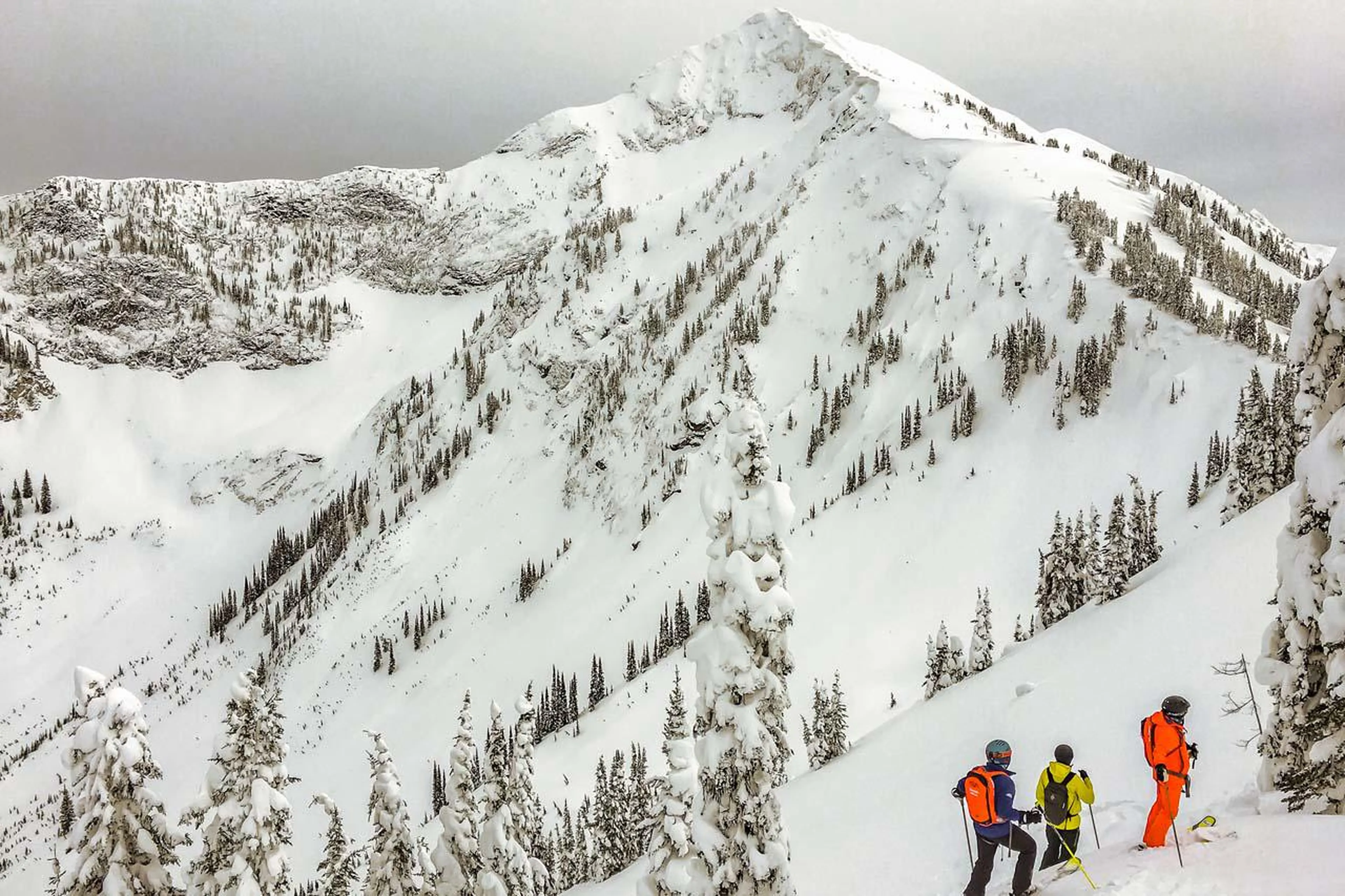 Heli skiing in Revelstoke