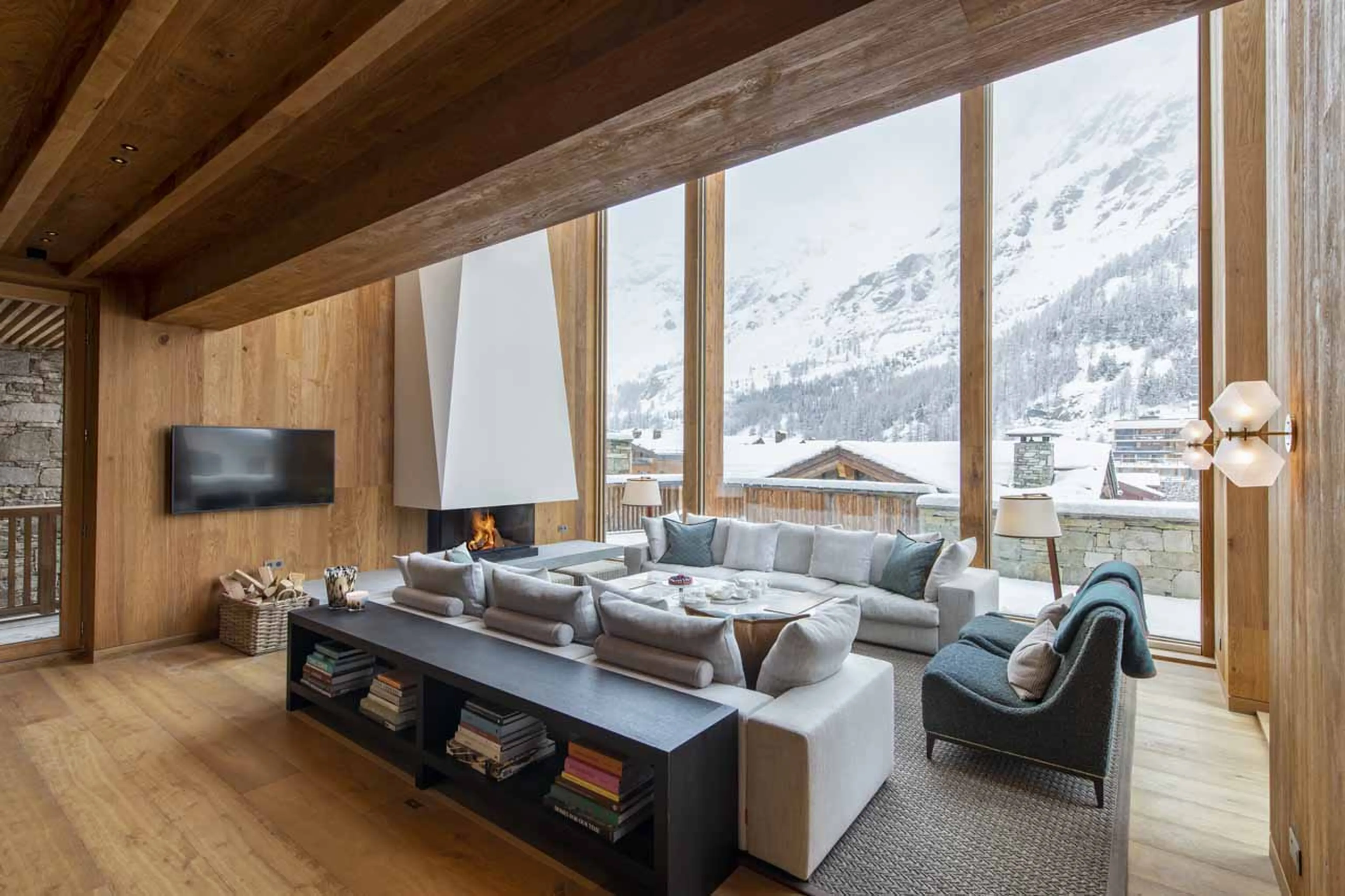 Generous seating area at Chalet Etoile du Nord - East Wing in Val d'Isere