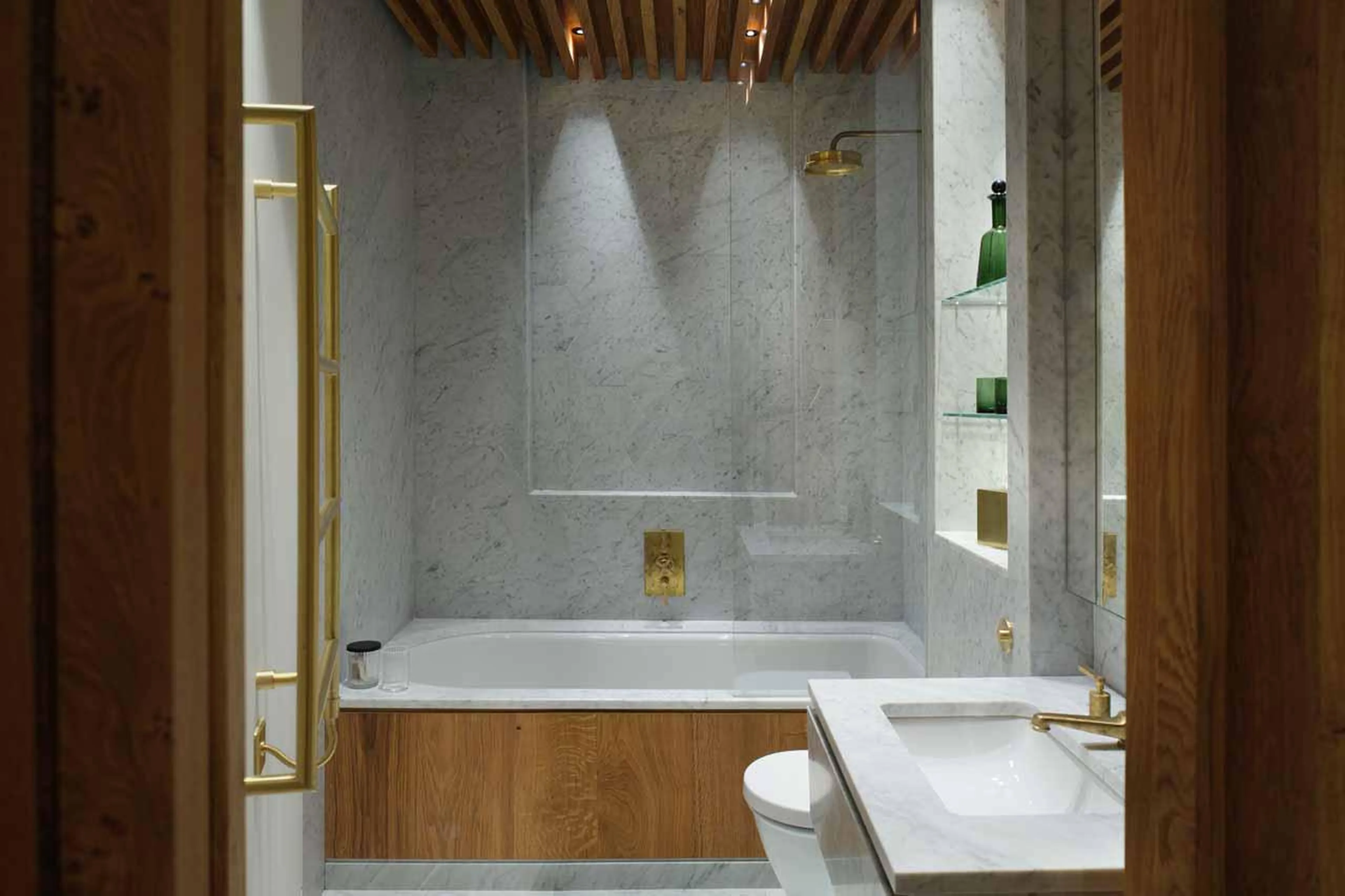 Bathroom two at Etoile du Nord West in Val d'Isere