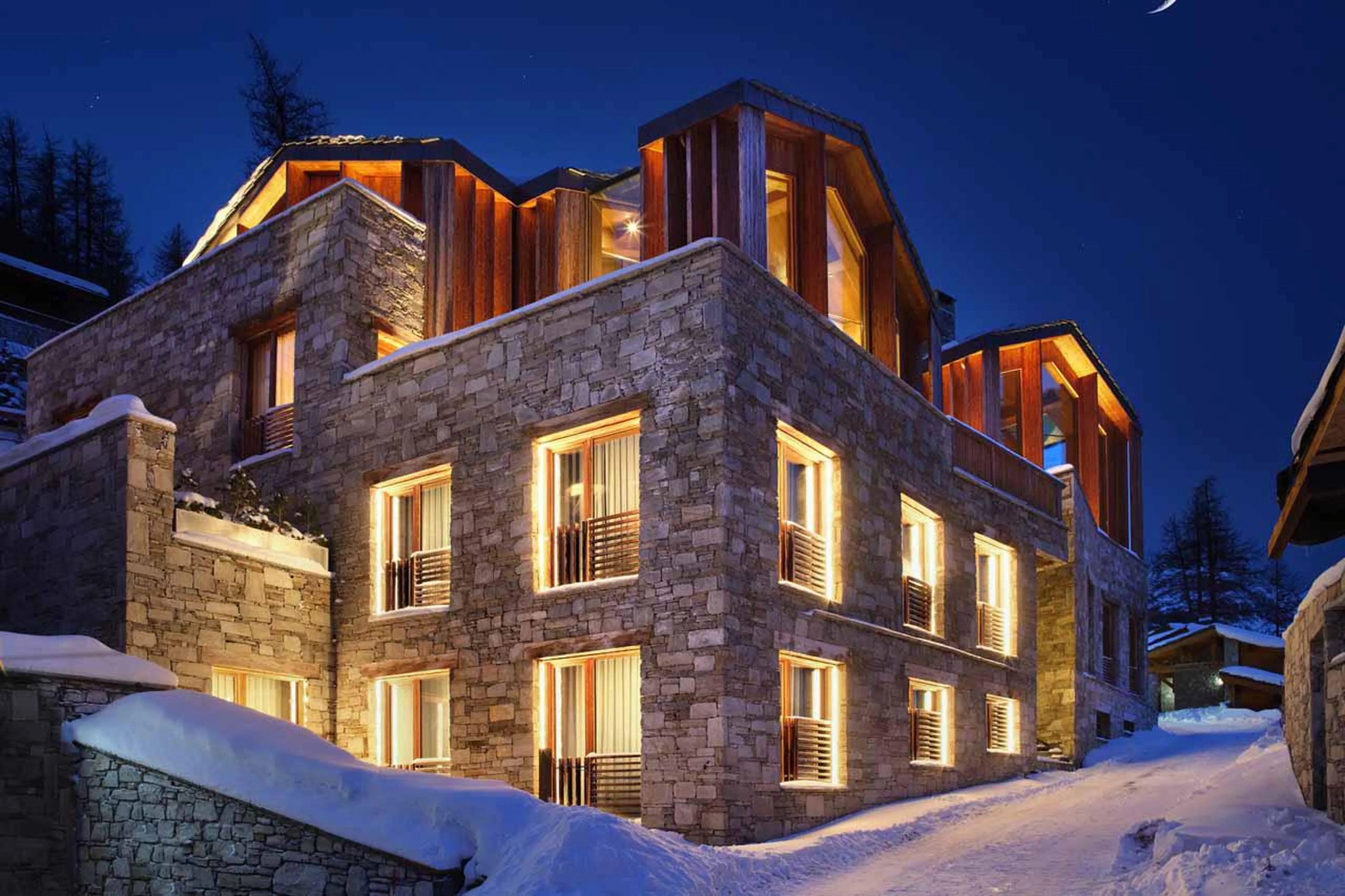 Exterior of Etoile du Nord West in Val d'Isere