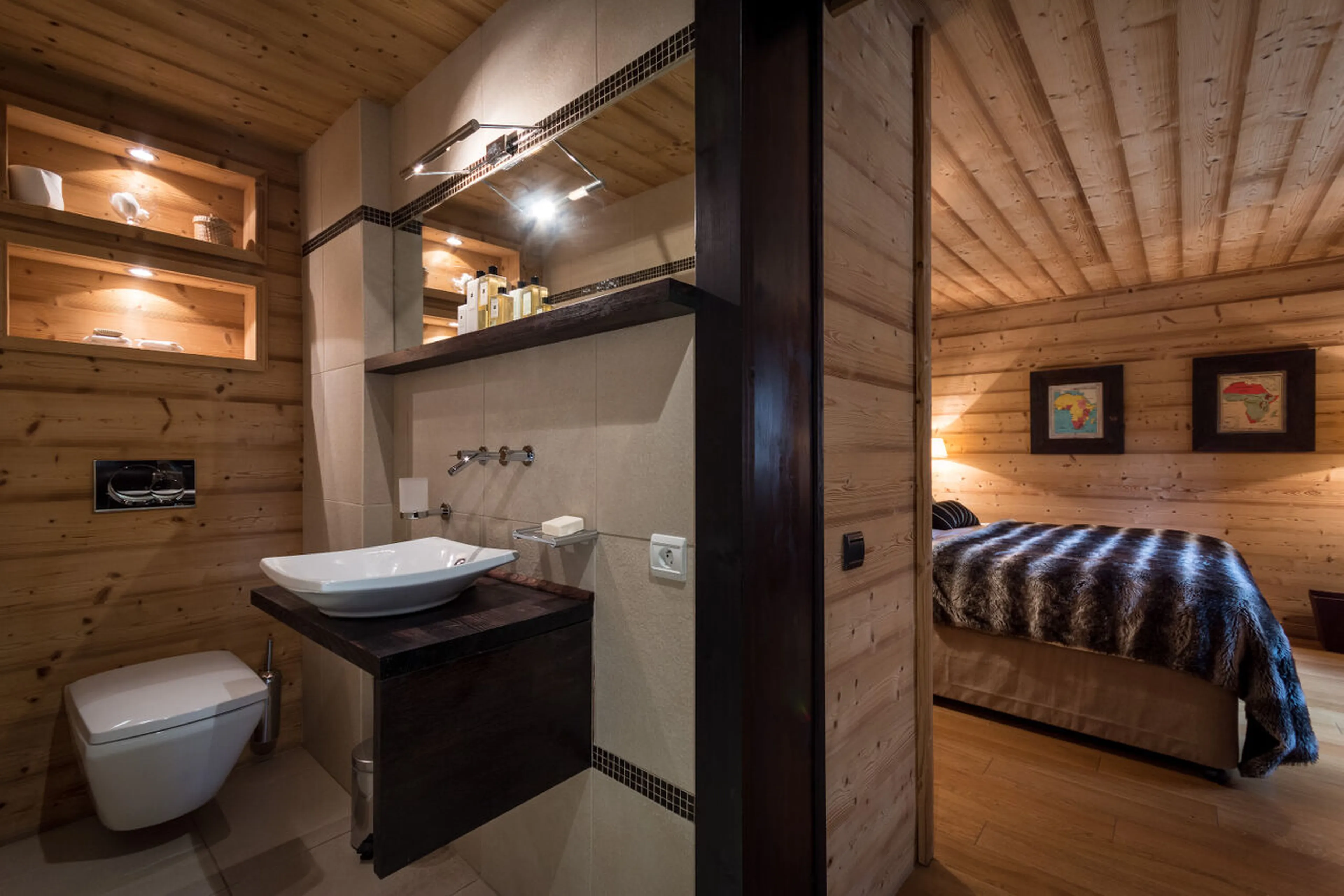 Shower room en-suite to double bedroom of Ferme de Moudon in Les Gets