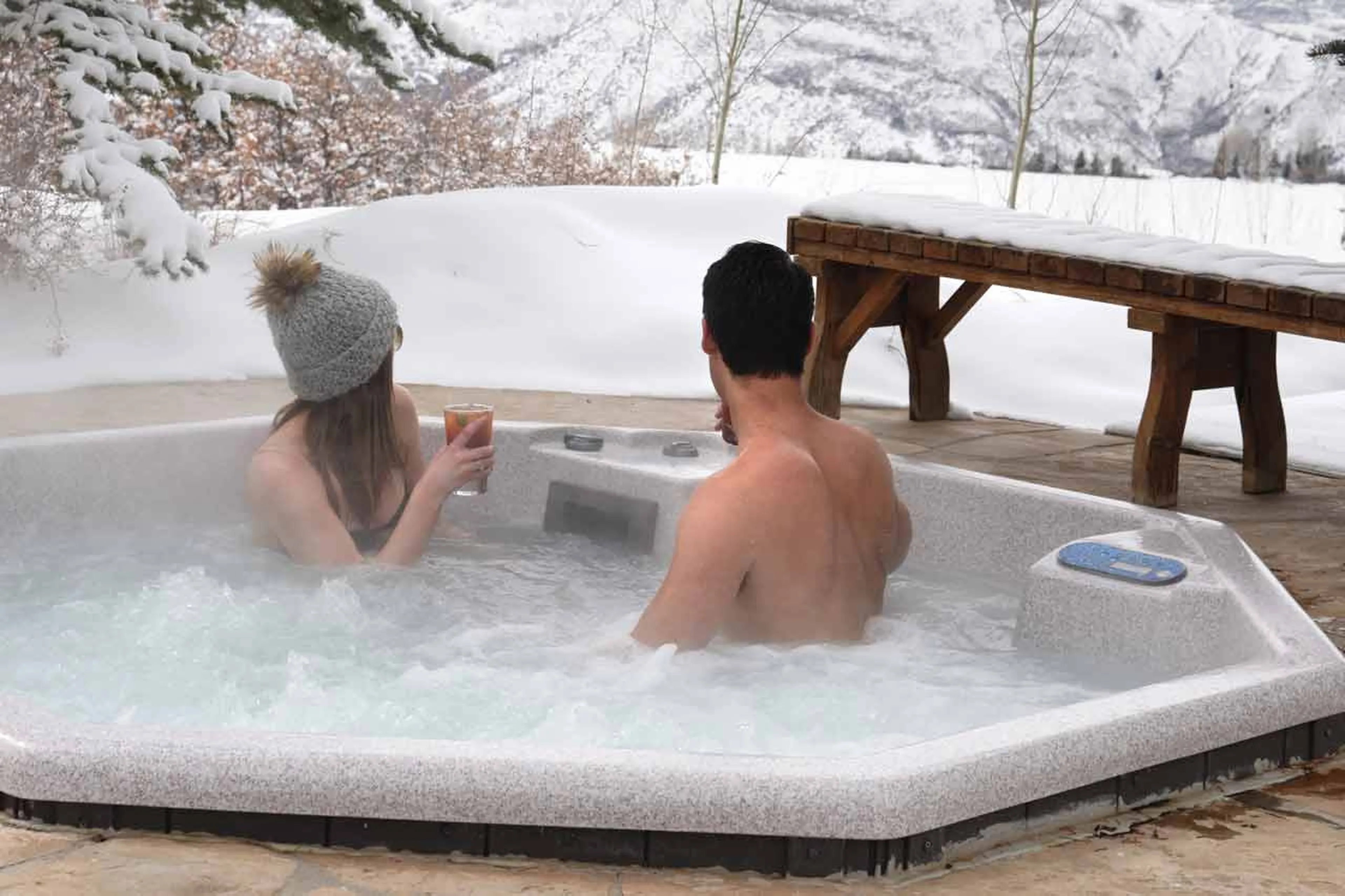 Hot tub at Four Peaks Estate in Aspen
