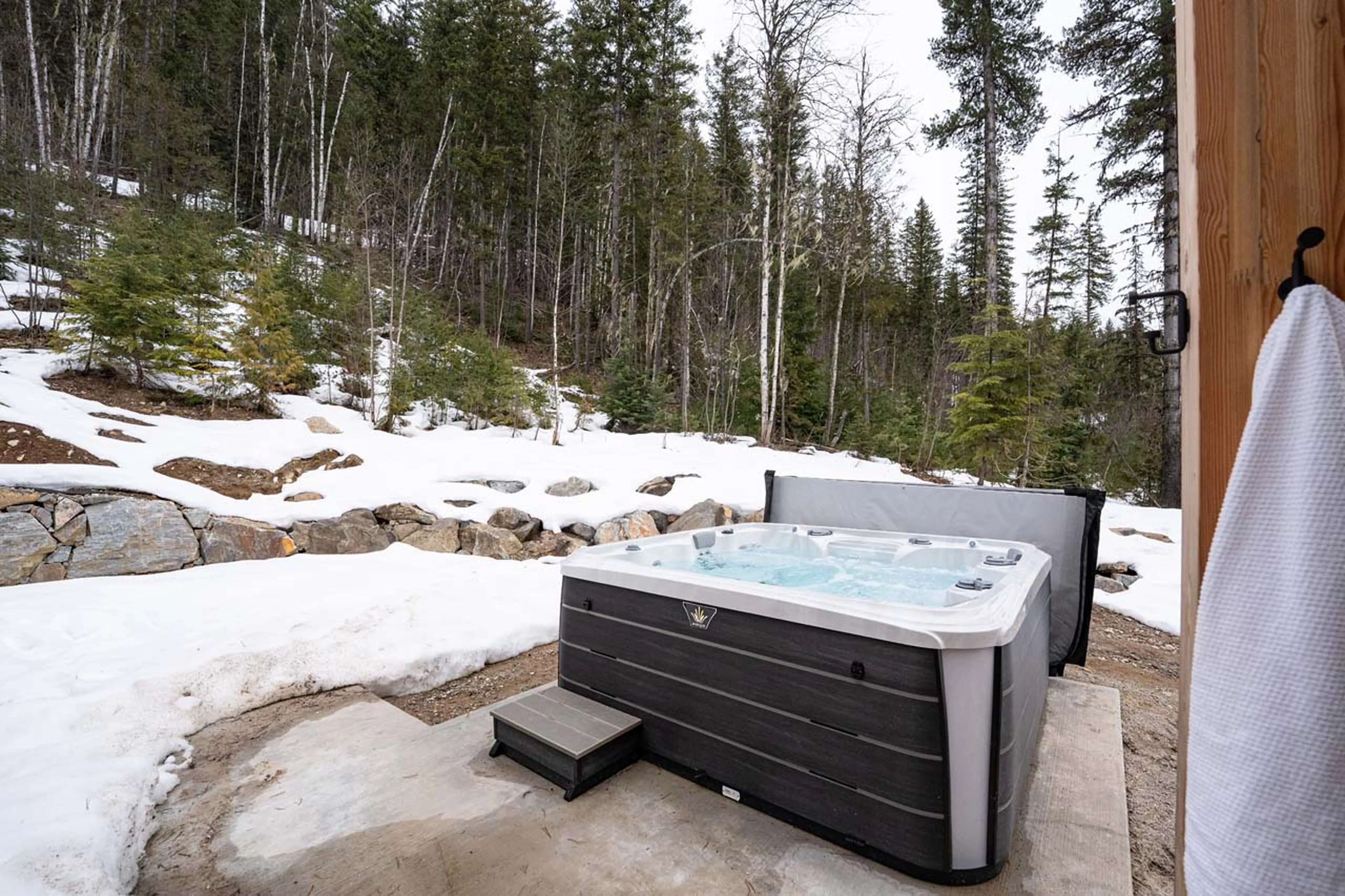 Hot tub in Ghost Peak Chalet, Revelstoke