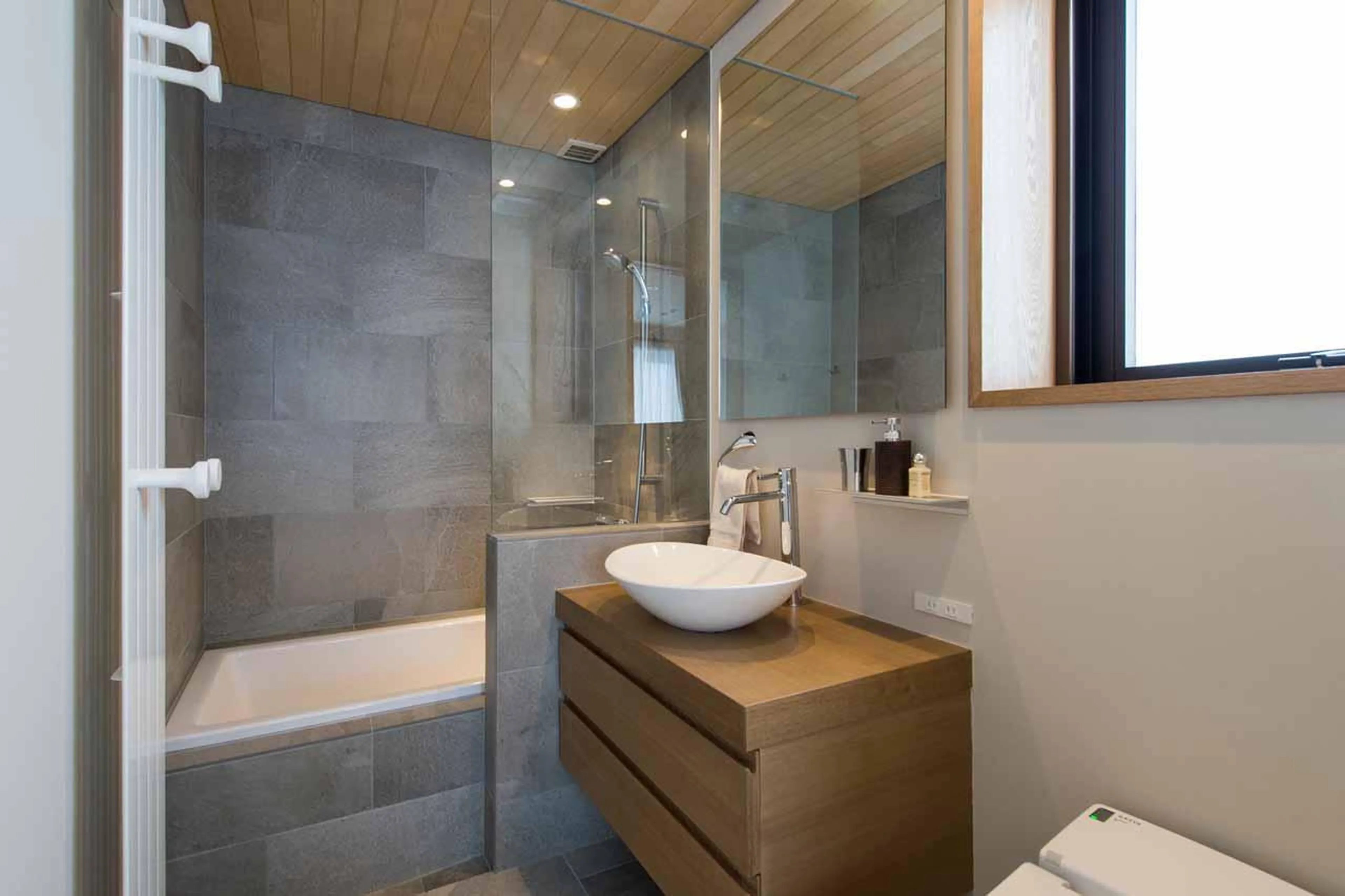 En-suite bathroom in Hakuchozan in Niseko