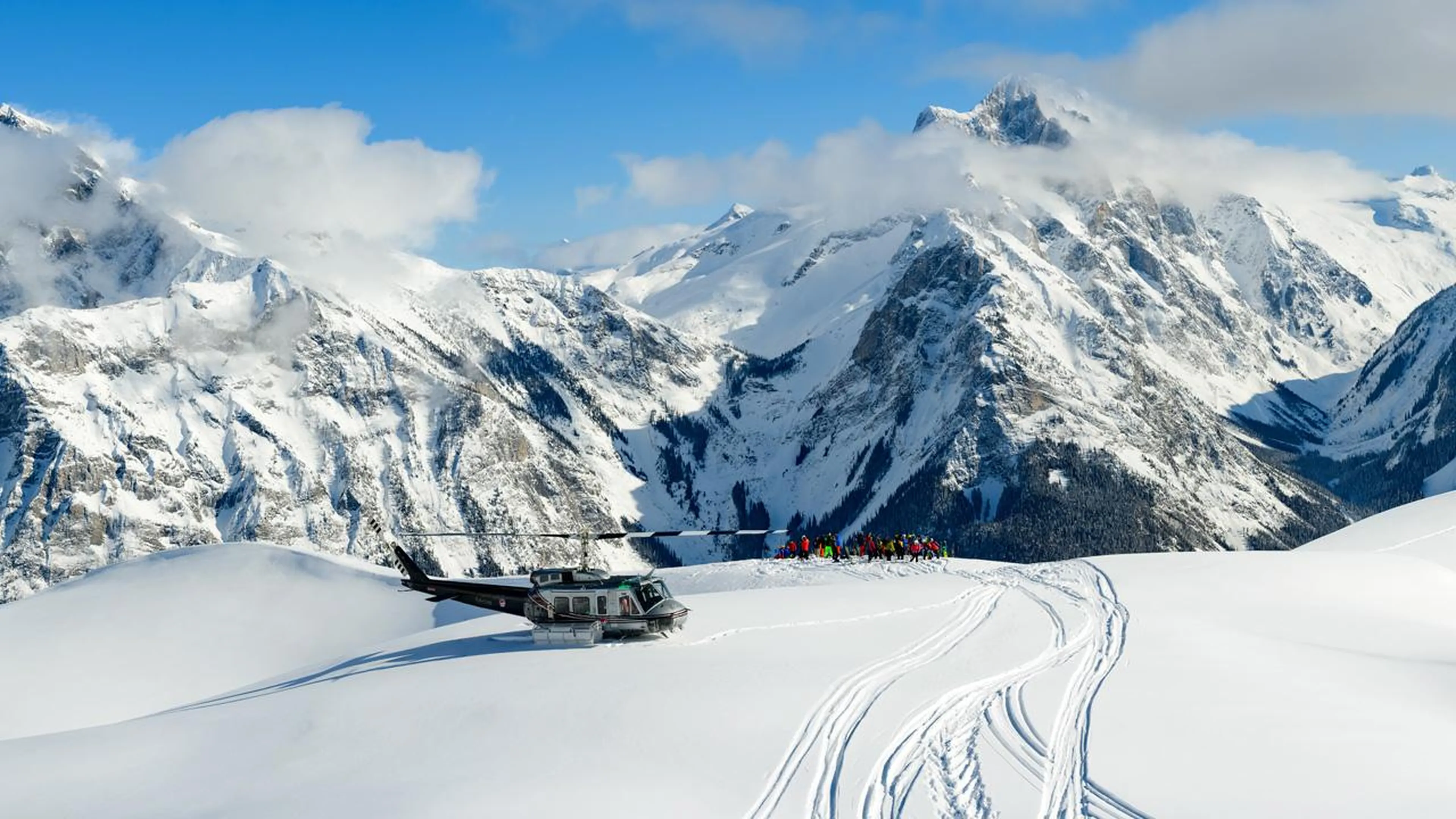 Heli skiing in Revelstoke