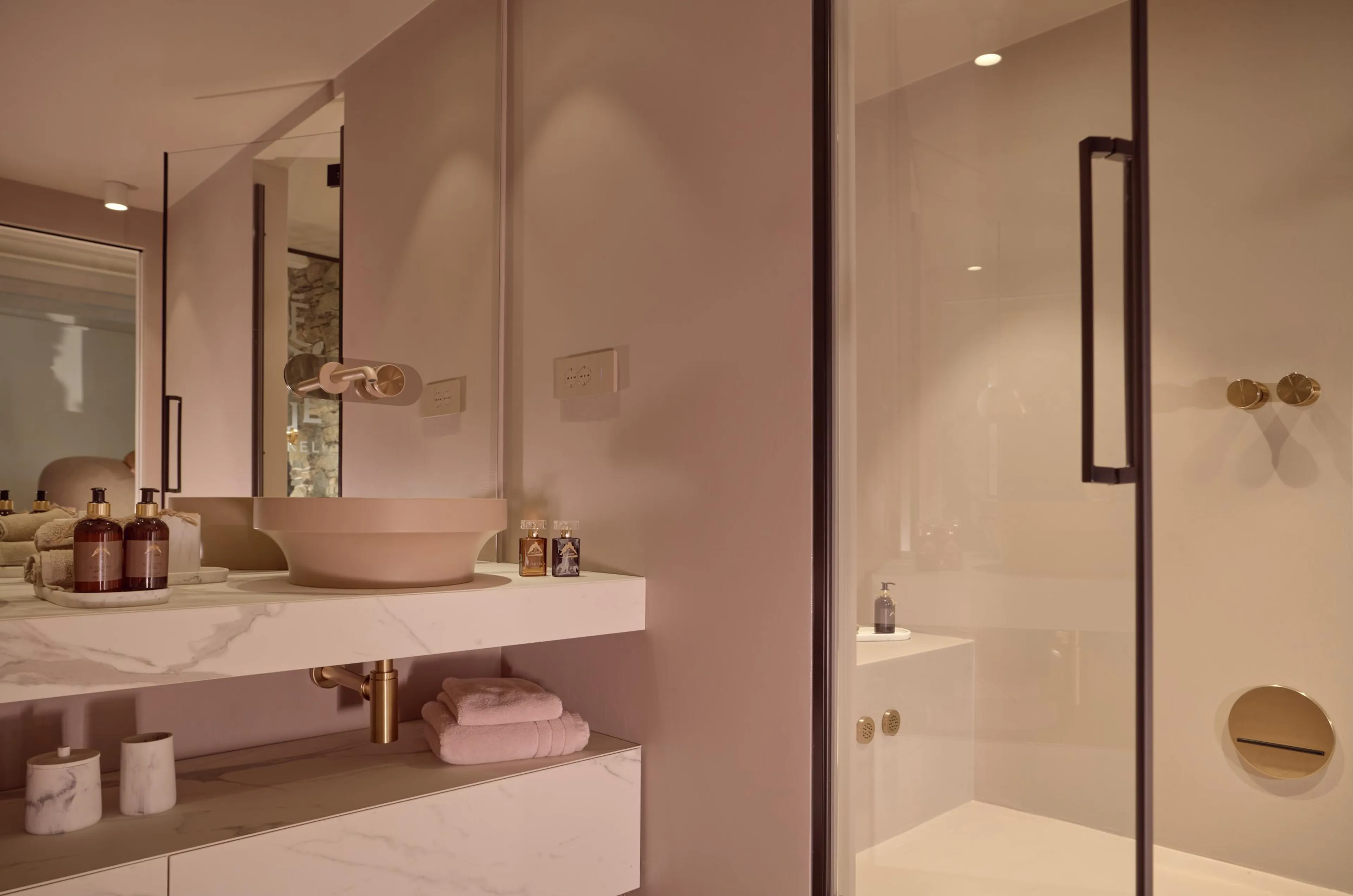 En-suite shower room in Heritage Carrel, Cervinia