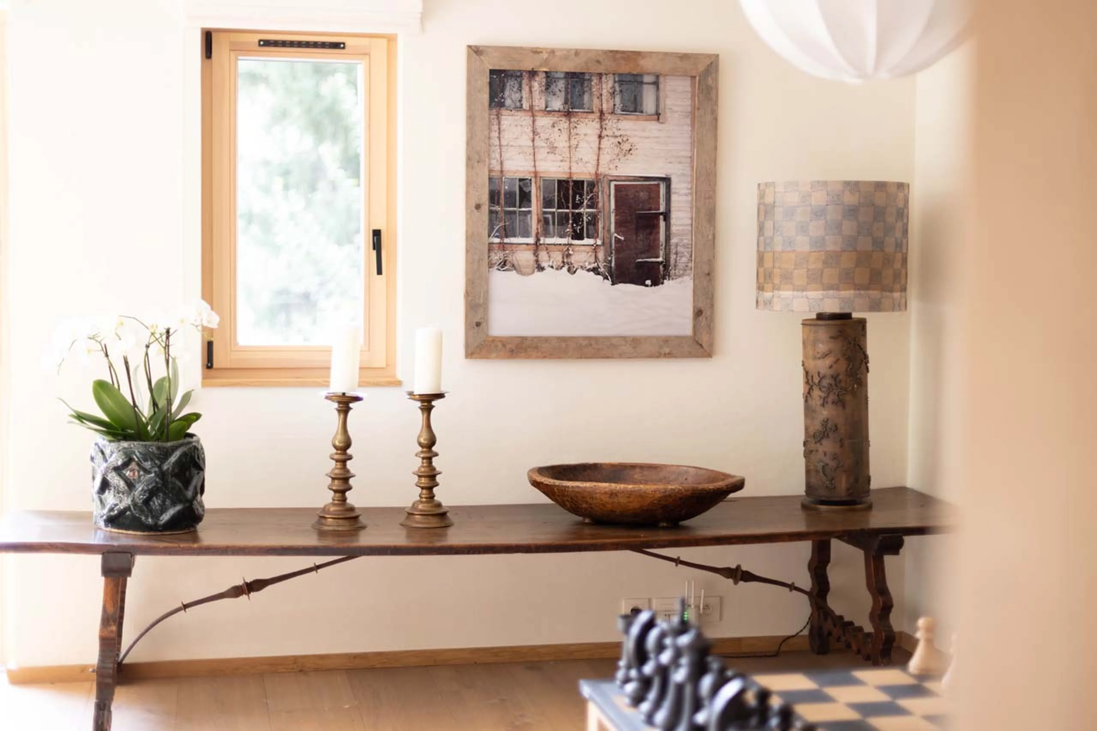 Bench and pictures in La Bergerie, Chamonix