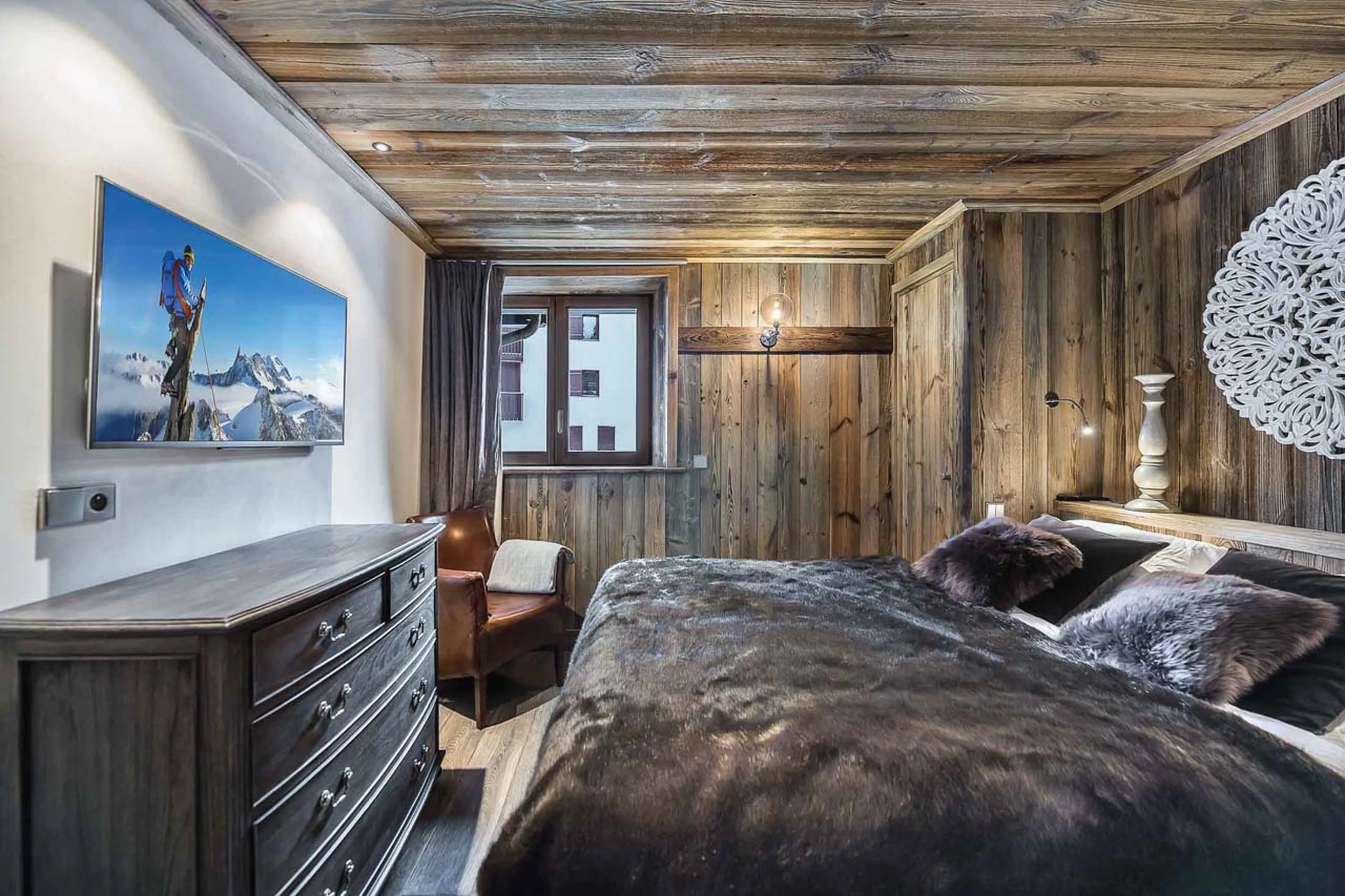 Bedroom four at La Canadienne 2 in Val d'Isere