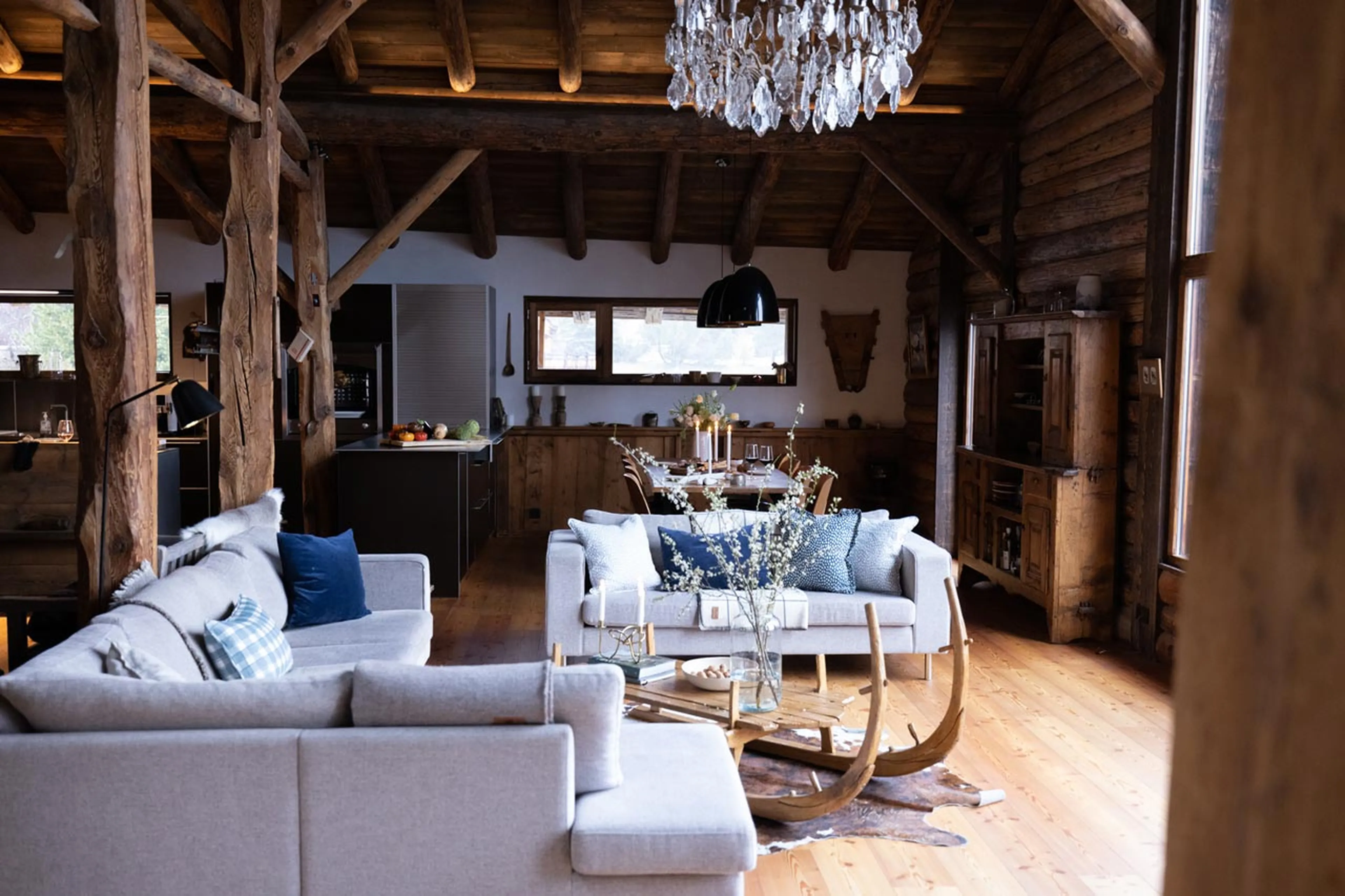 Sofas and coffee table in La Ferme des Frasserands, Chamonix