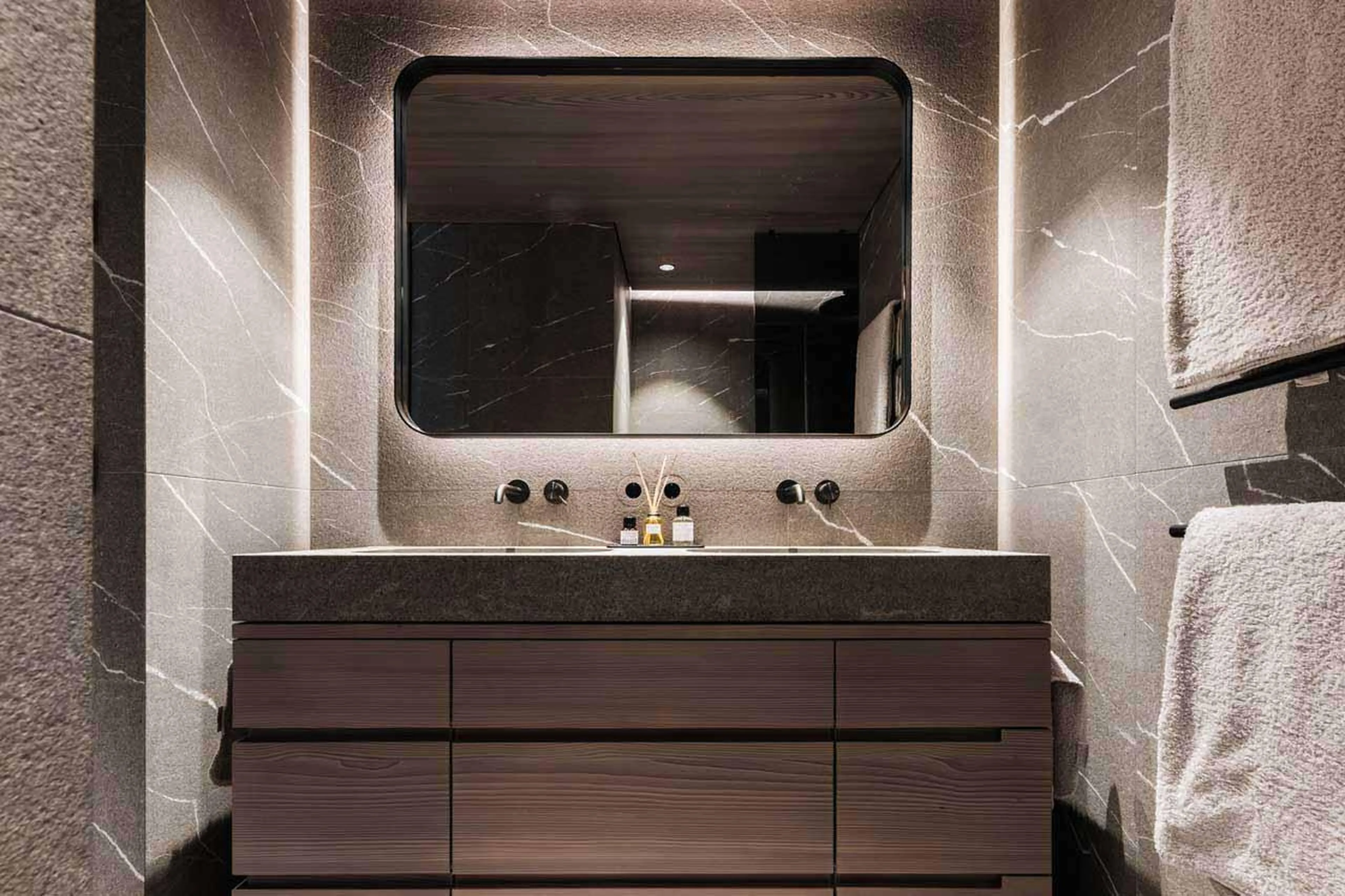 En-suite shower room in Le Chalet, Lech