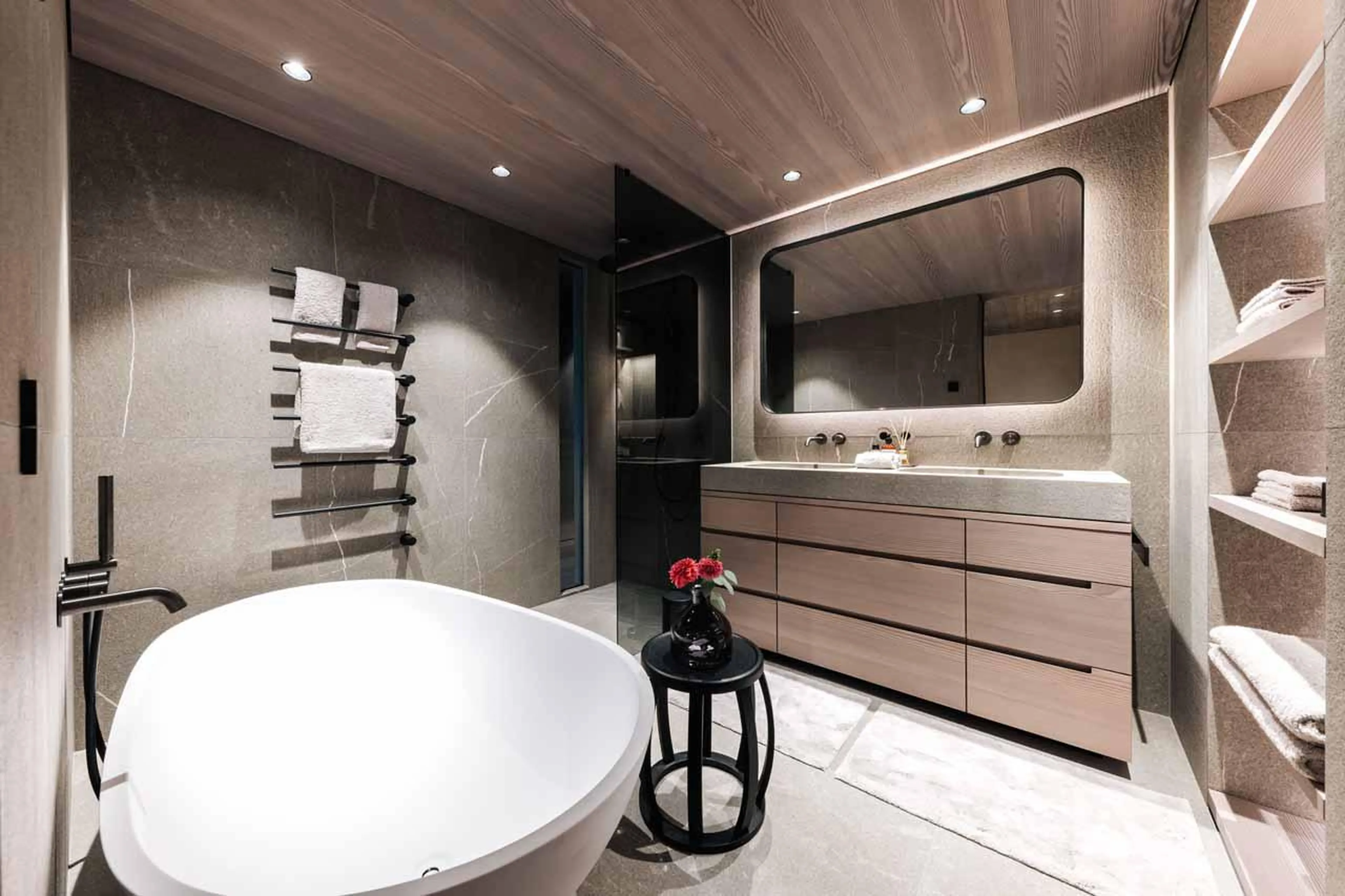 En-suite bathroom in Le Chalet, Lech