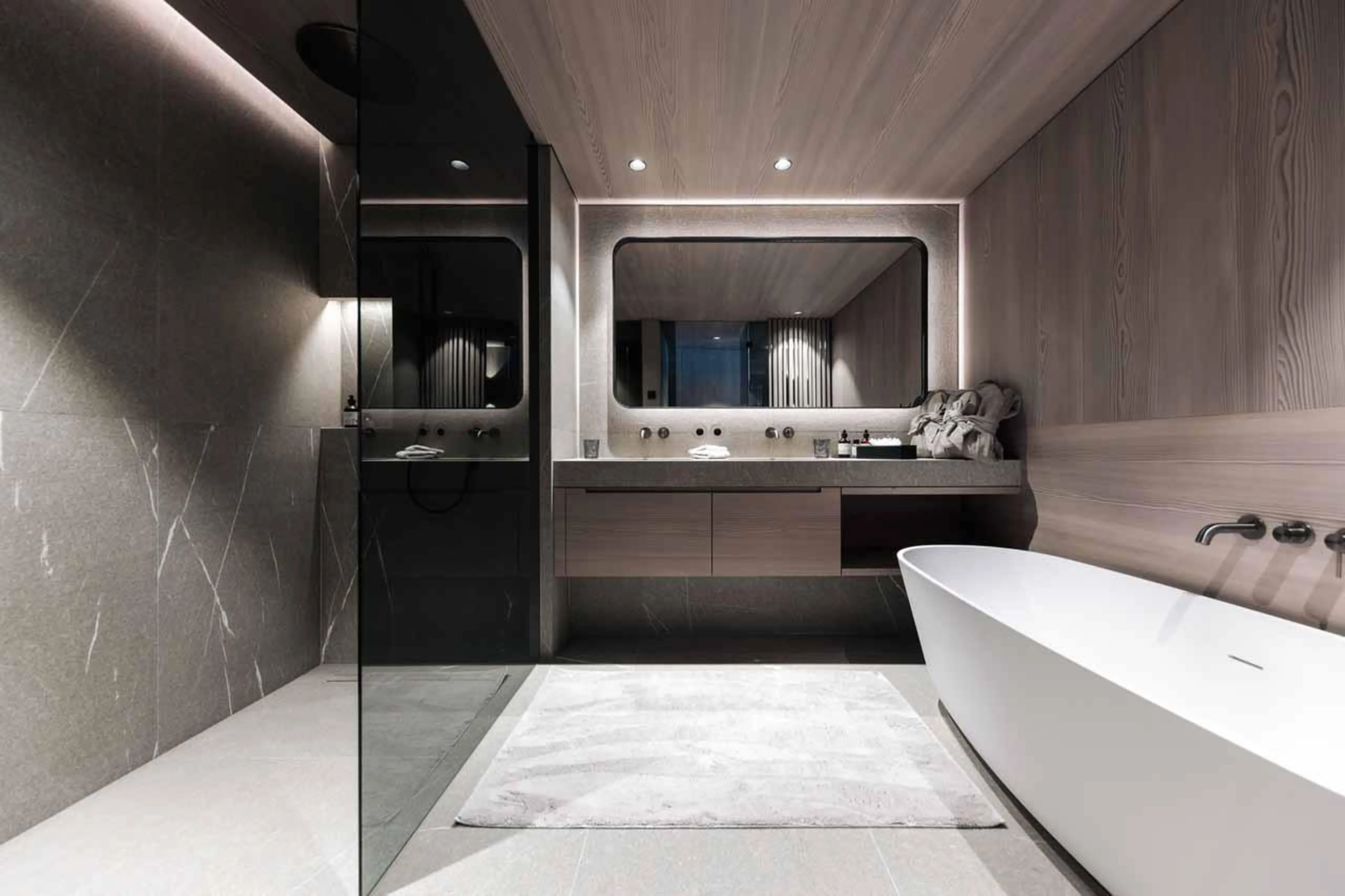 En-suite bathroom in Le Chalet, Lech