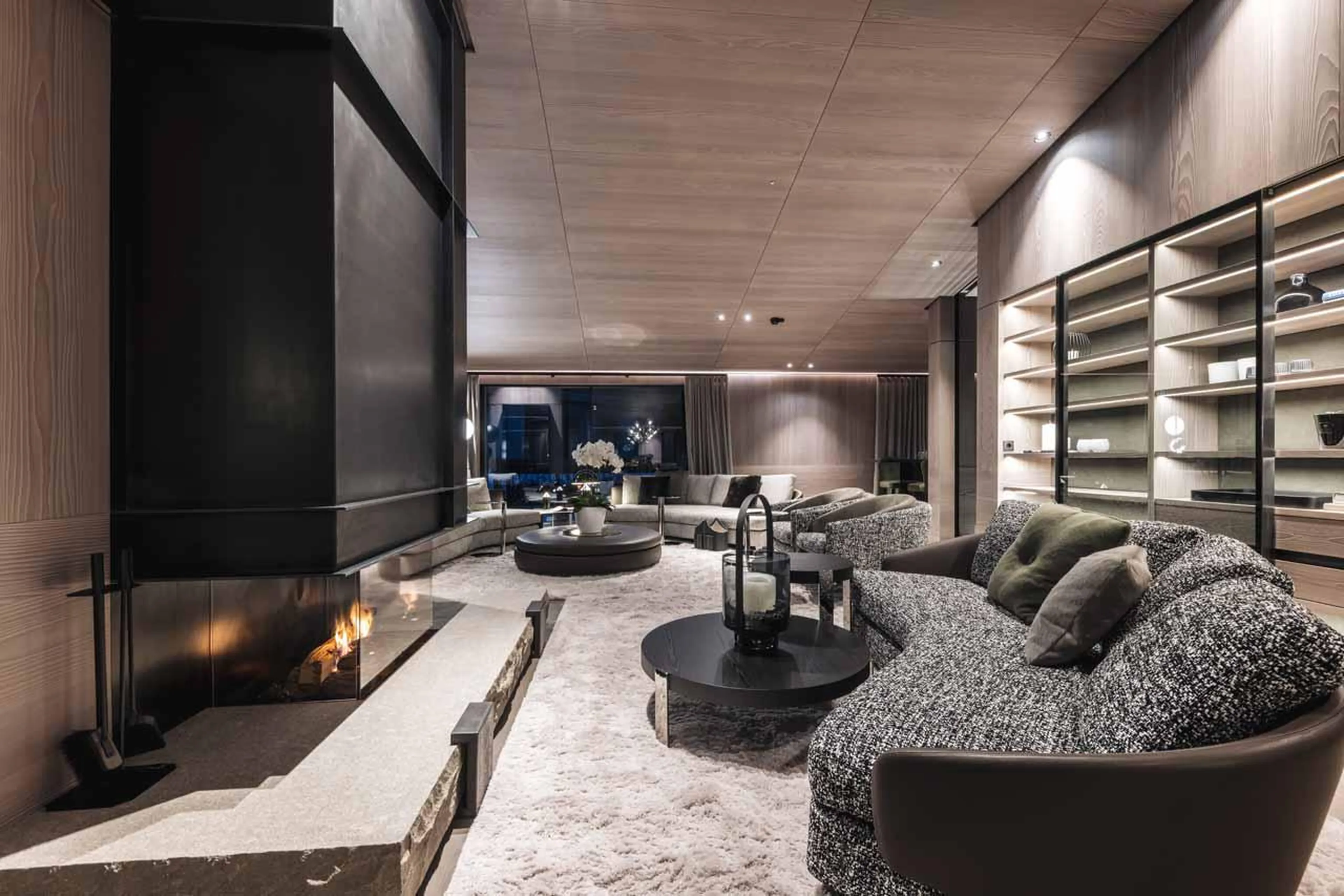 Contemporary fireplace in Le Chalet, Lech