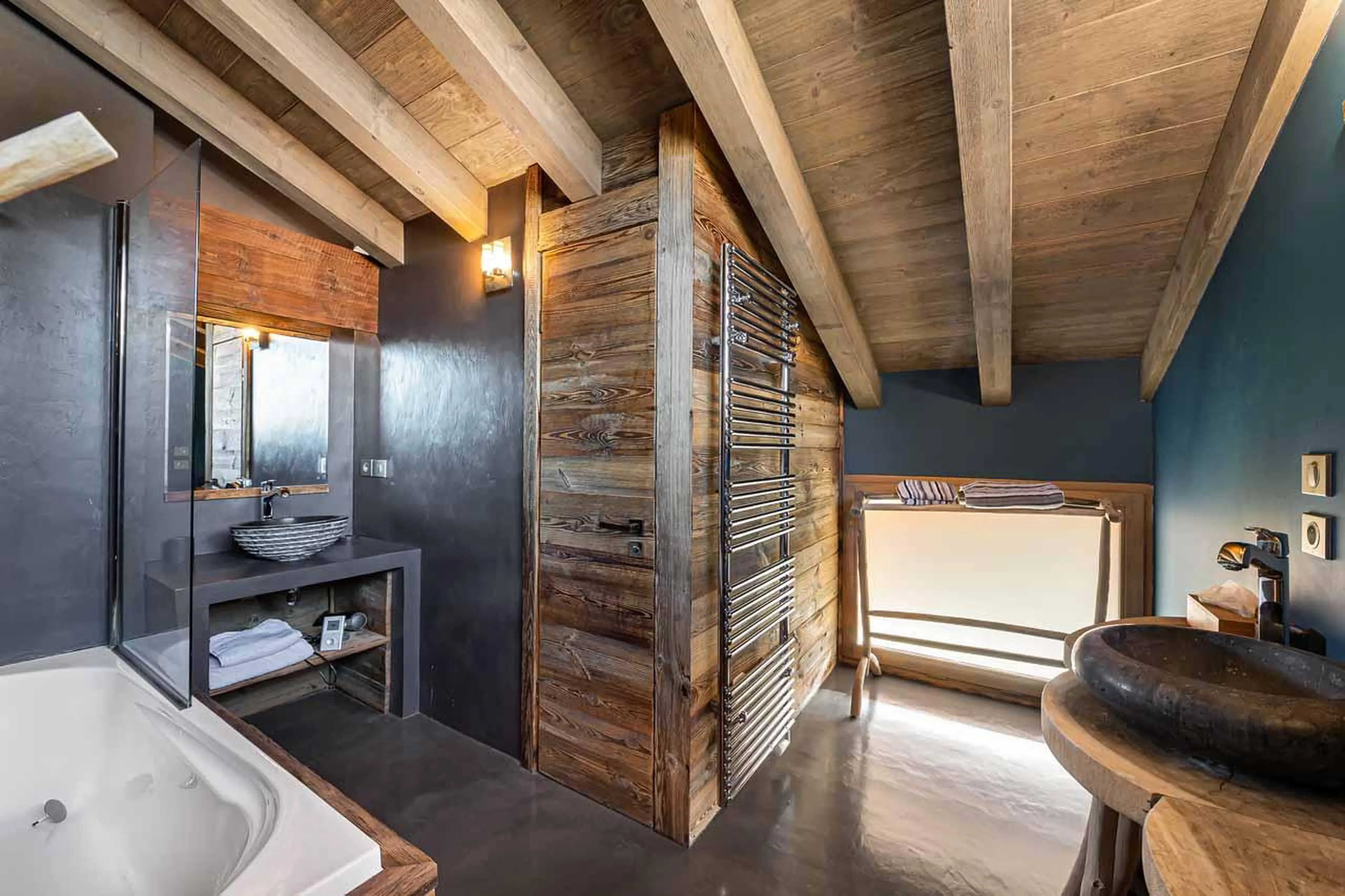 Bathroom five at Le Chalet in St Martin de Belleville