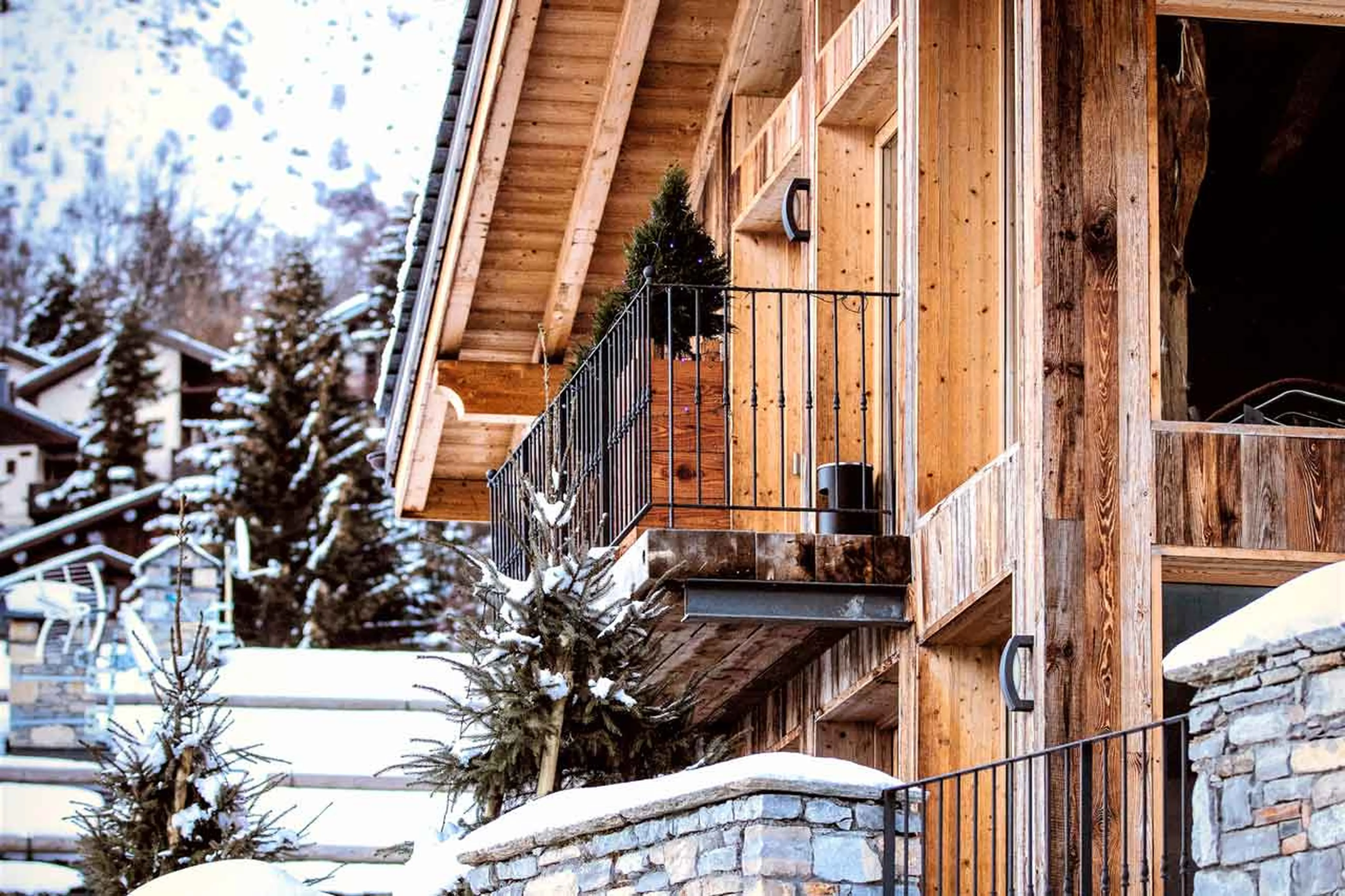 The chalet has several balconies at Le Chalet in St Martin de Belleville
