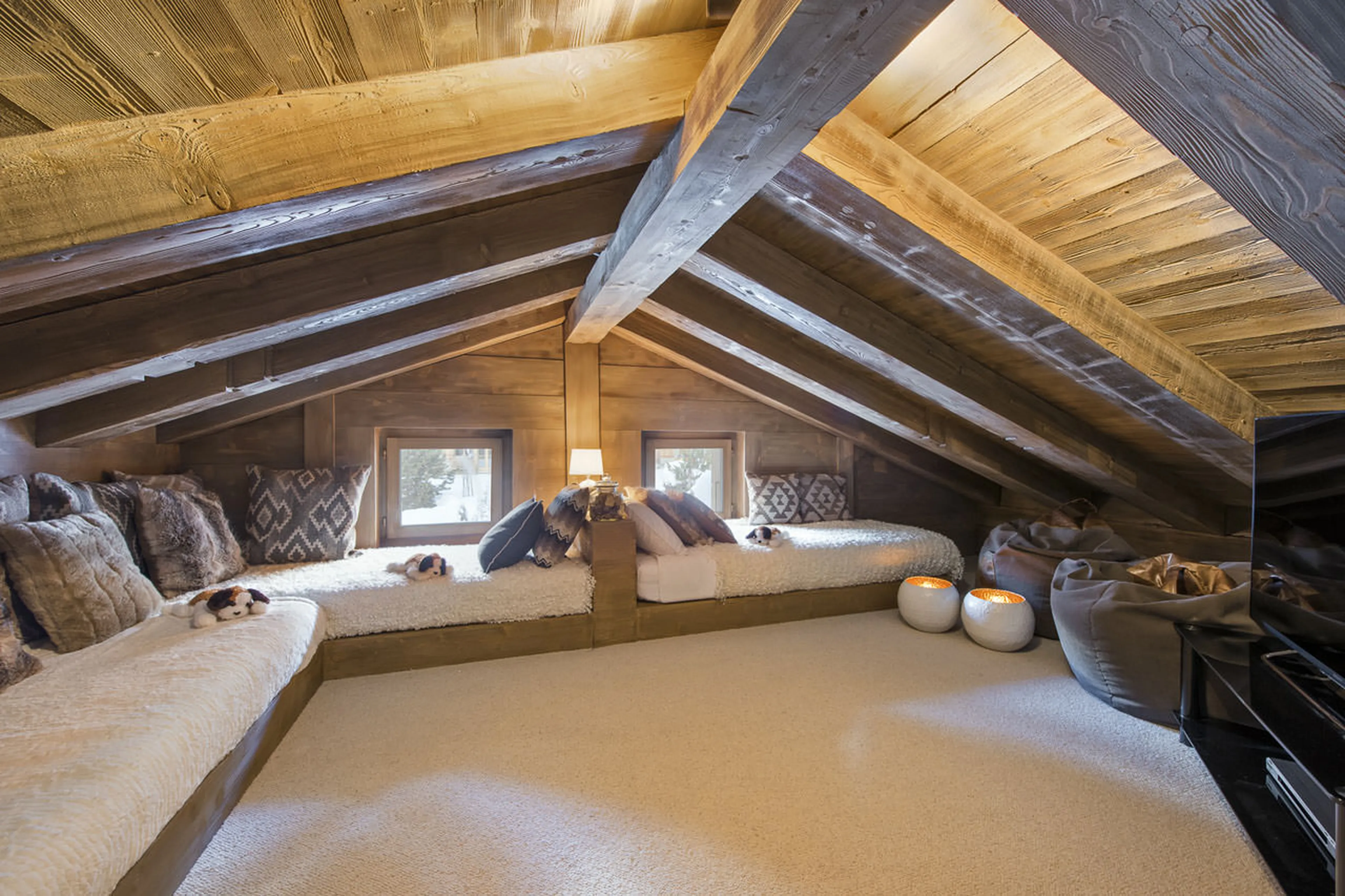 Tv room in Le Daray Penthouse in Verbier
