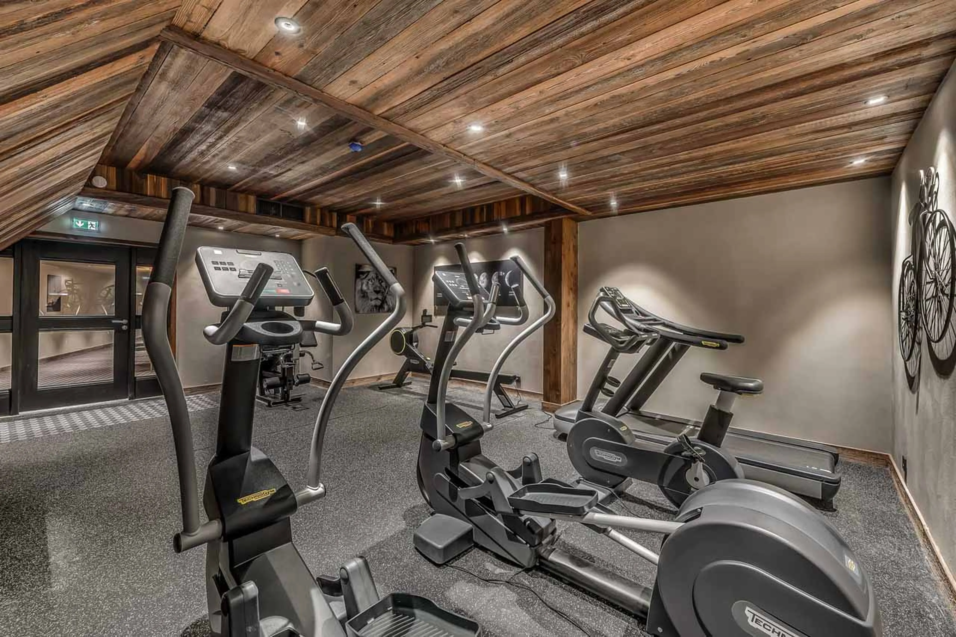 Gym equipment at Apartment Charvet in Val d'Isere