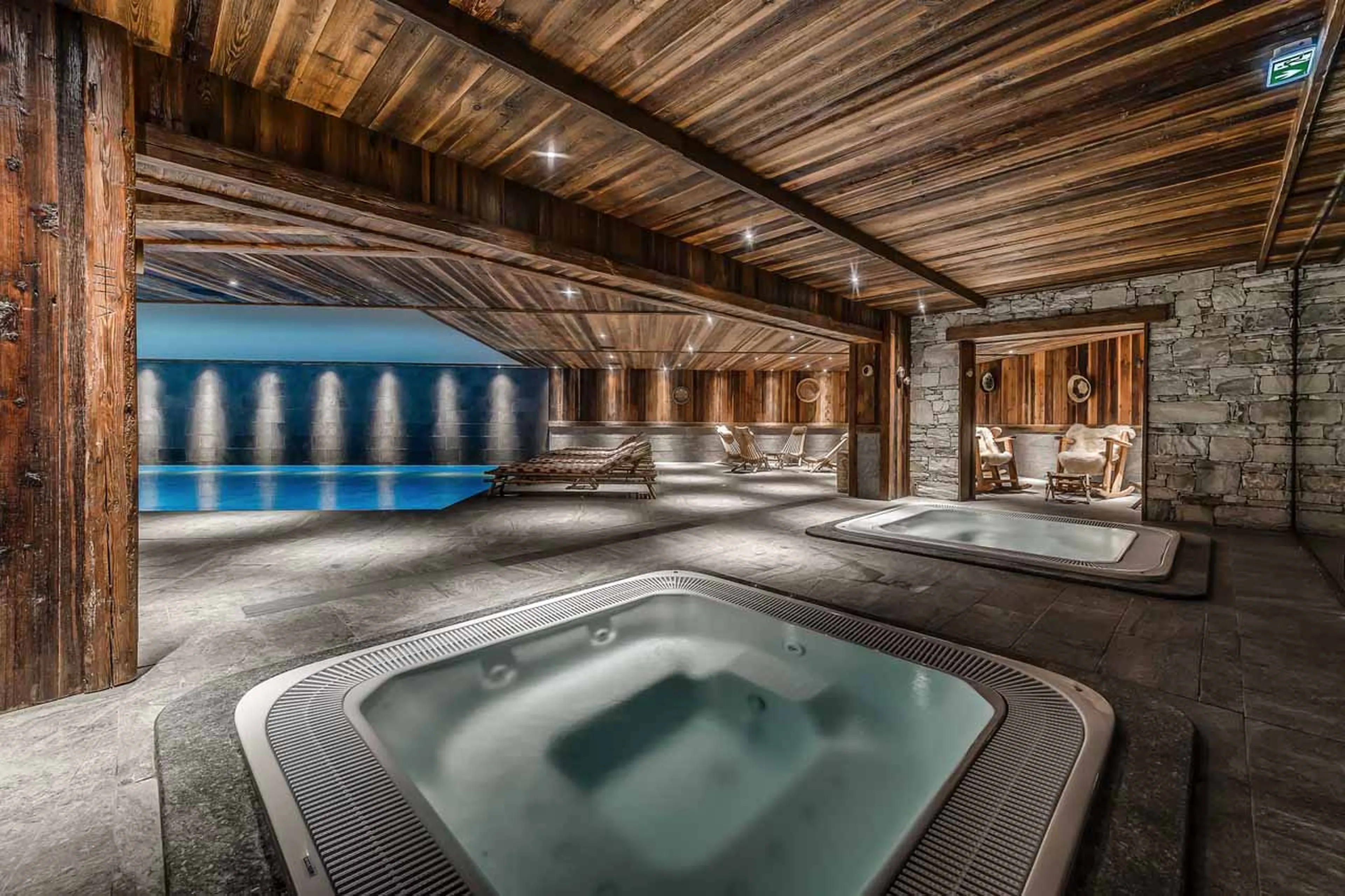 Two Jacuzzi's at Apartment Charvet in Val d'Isere