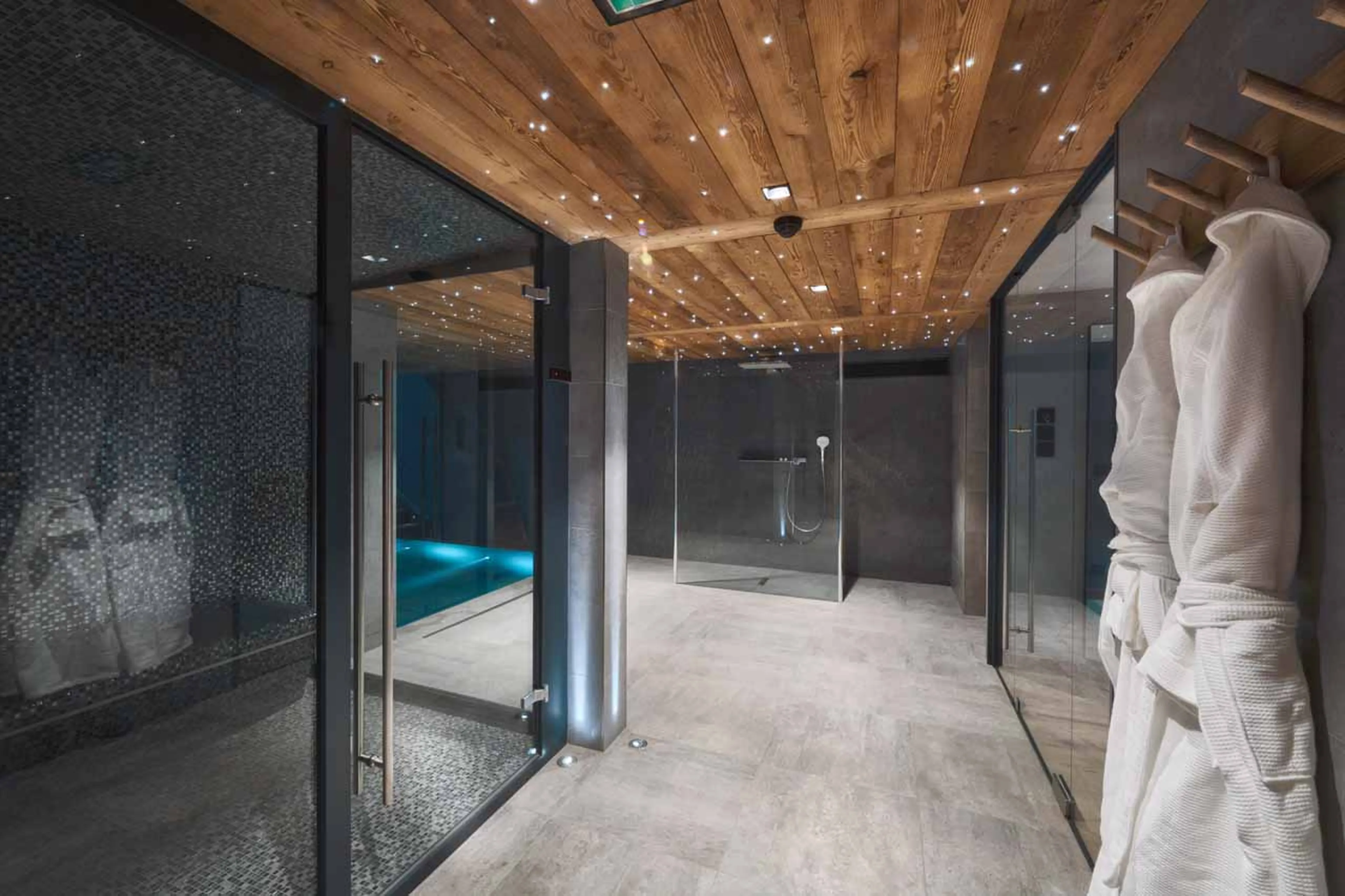 Hammam and shower at Lodge de Nants in Morzine