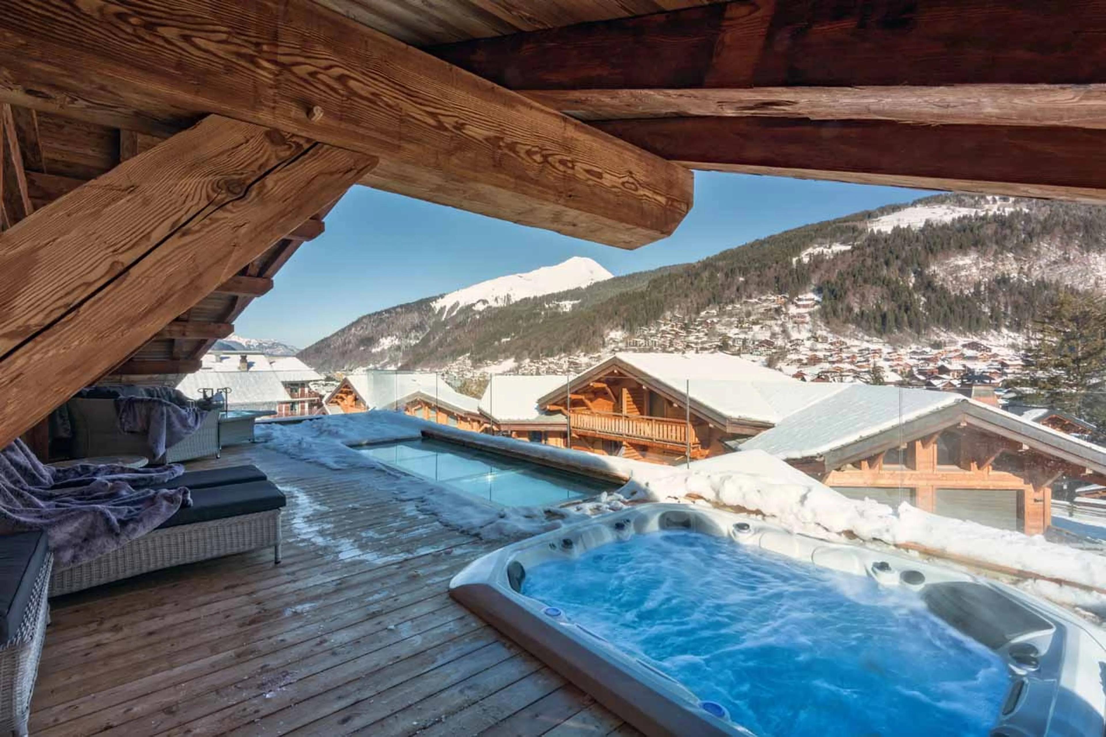 Outdoor hot tub at Lodge de Nants in Morzine